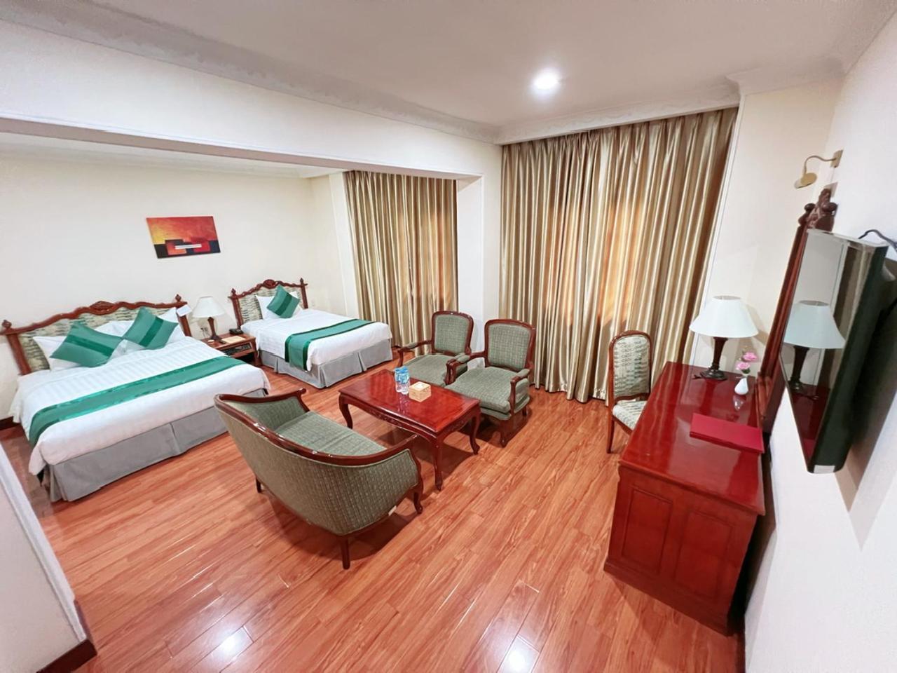 Hotel Riverside Saigon 3*