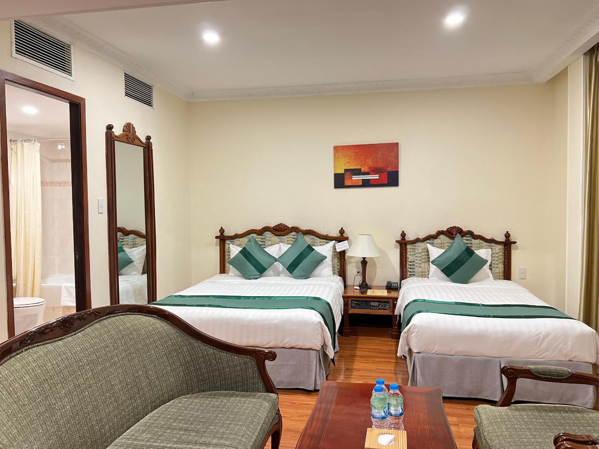 Riverside Saigon Hotel 3*