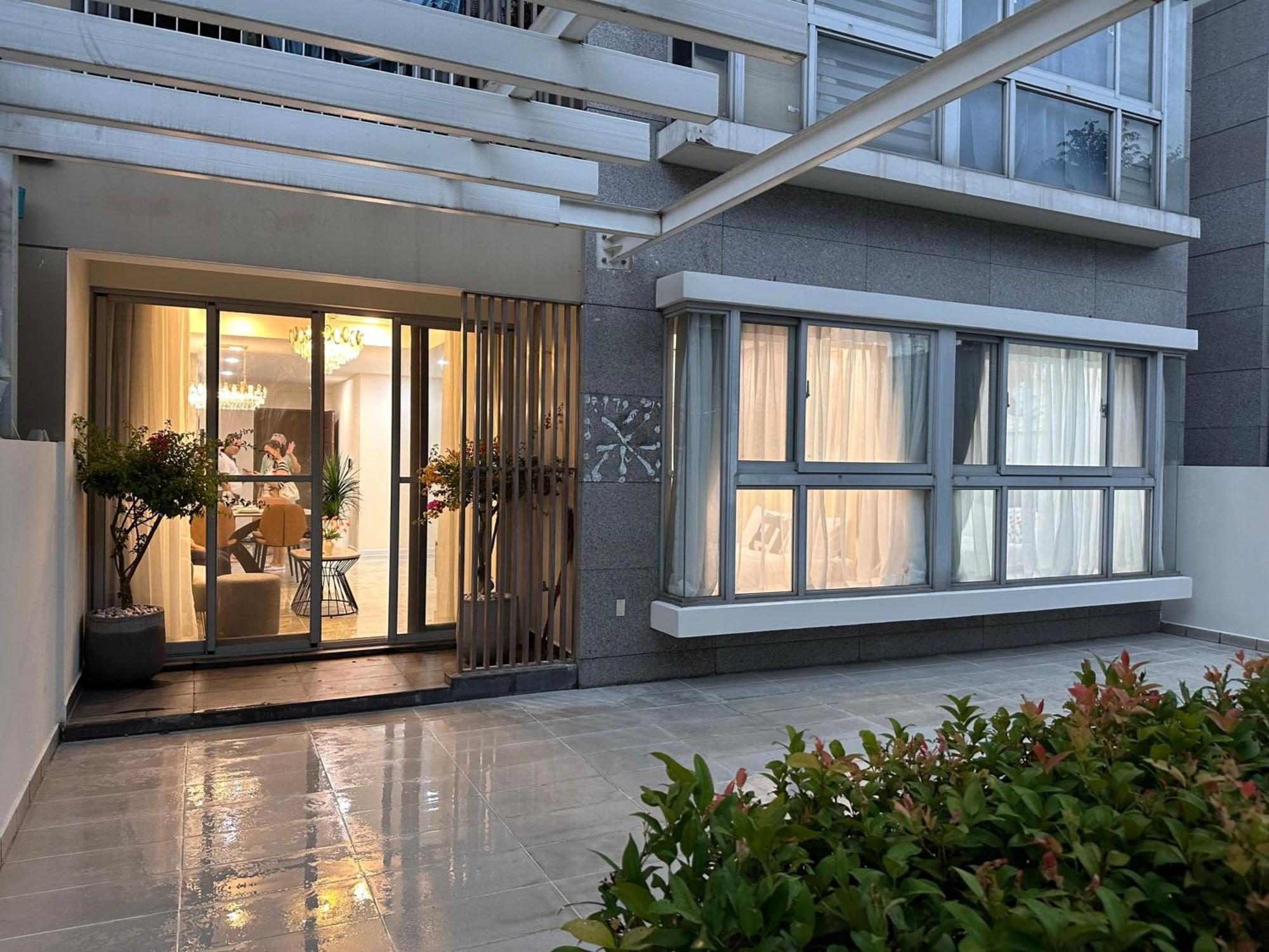 Lena Condotel *