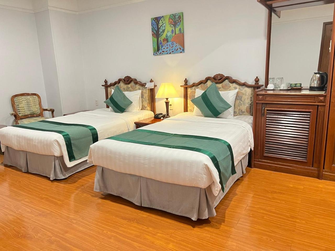 Hotel Riverside Saigon 3*