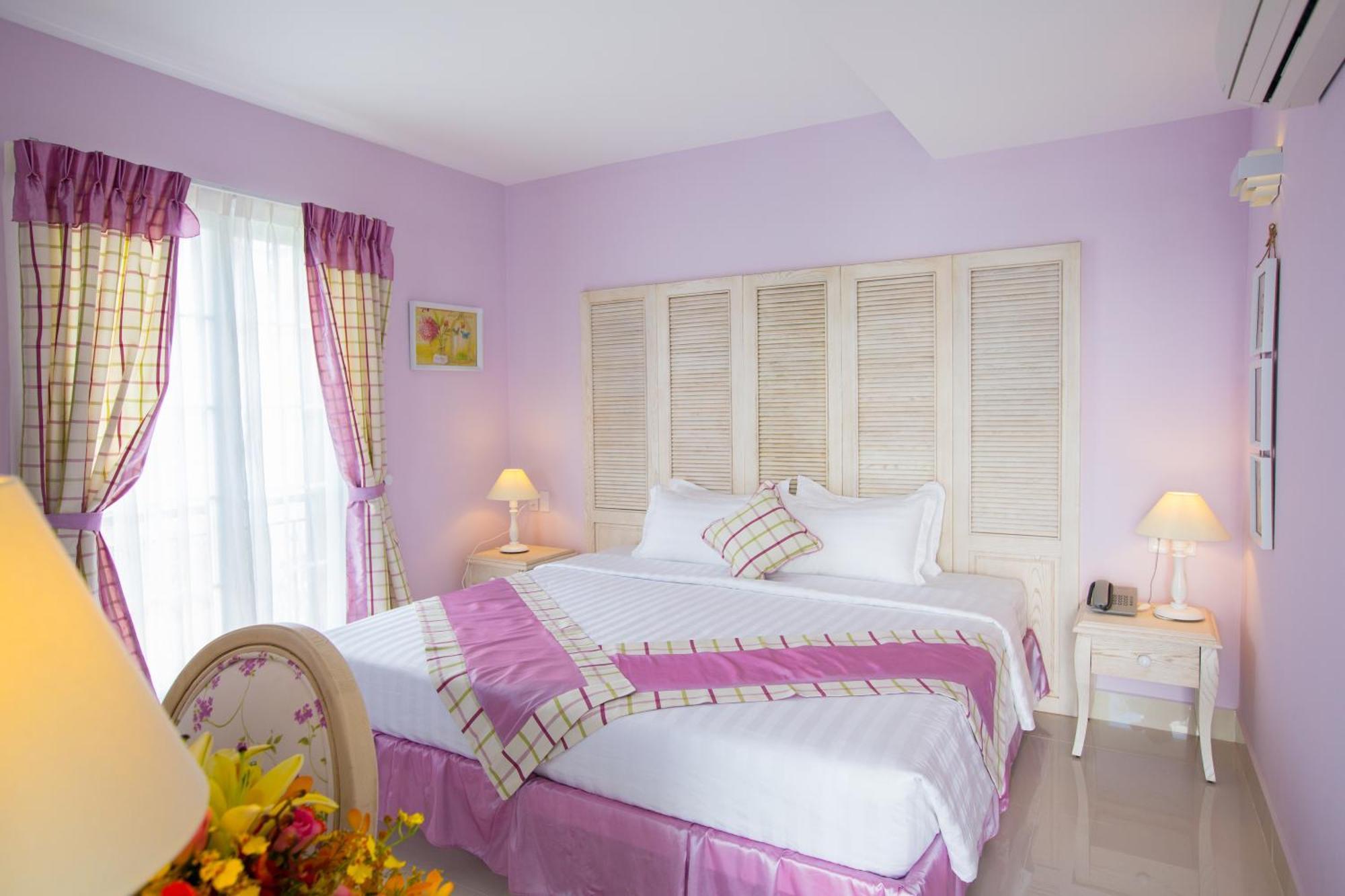 L'odeon Phu My Hung 3*