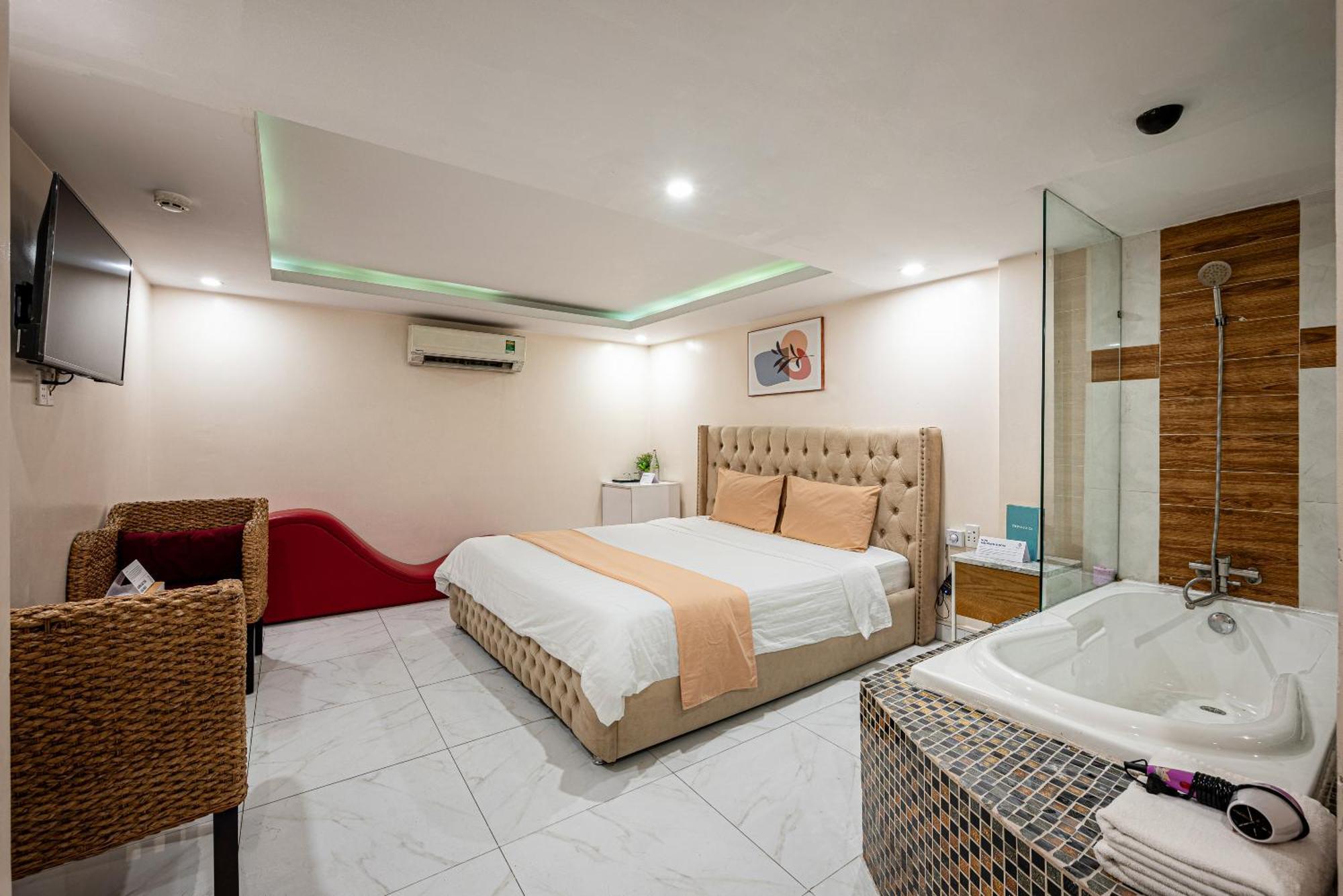 Khách sạn Joy Cong Hoa
