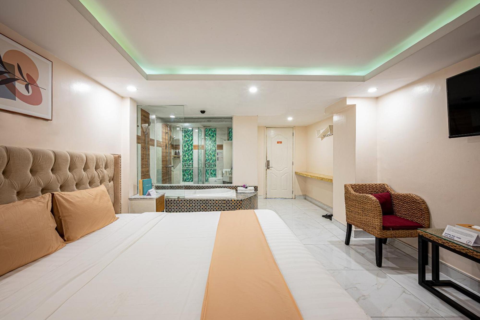 Joy Cong Hoa Khách sạn 3*
