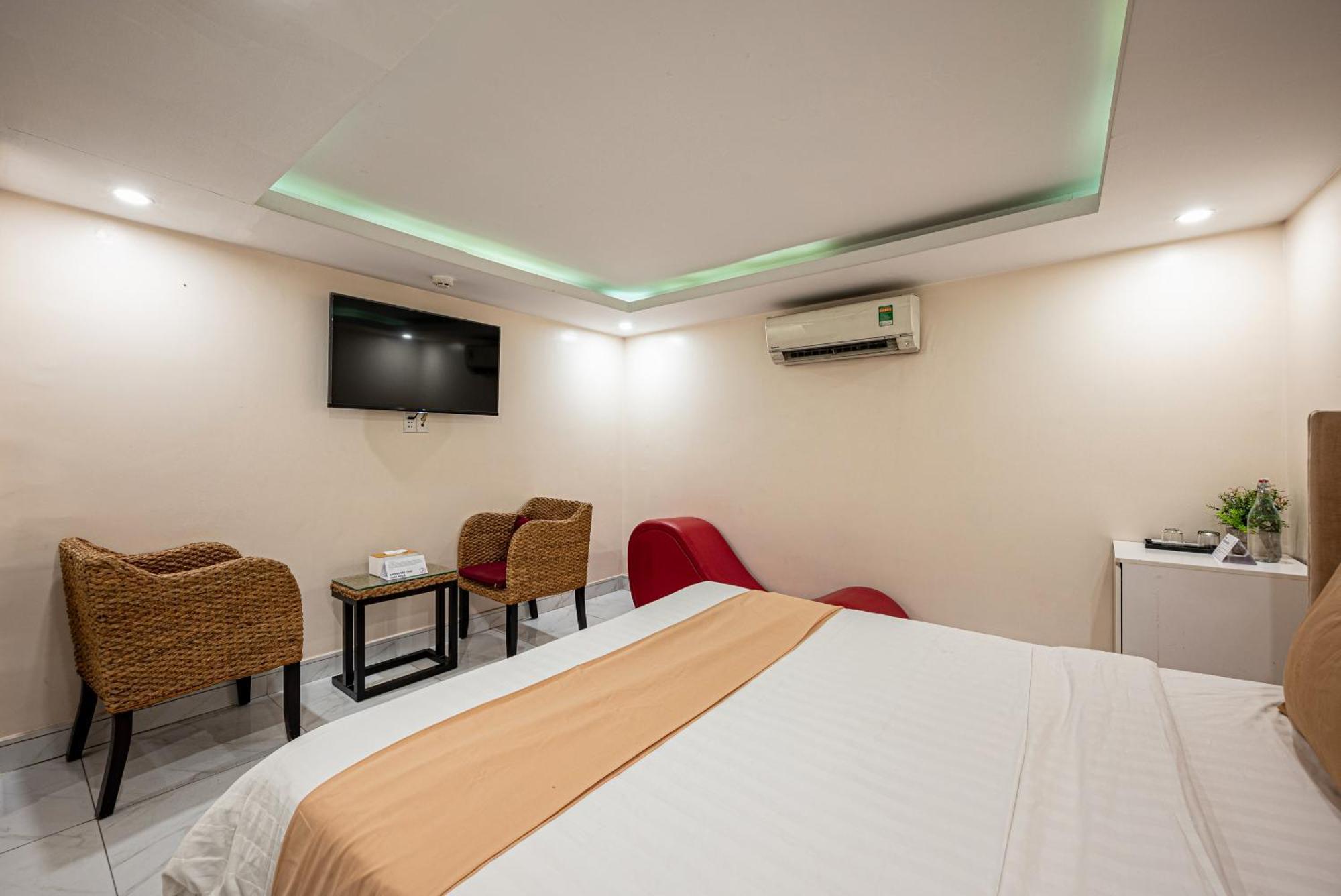 Khách sạn Joy Cong Hoa
