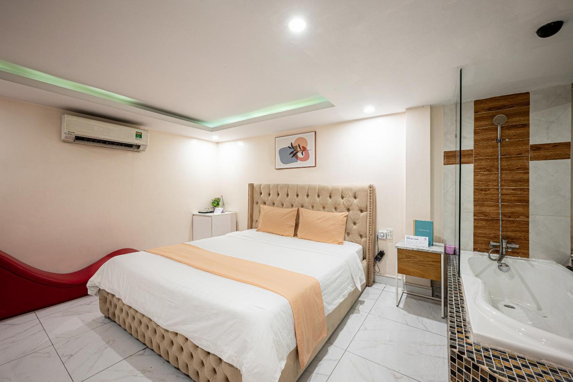 Khách sạn Joy Cong Hoa