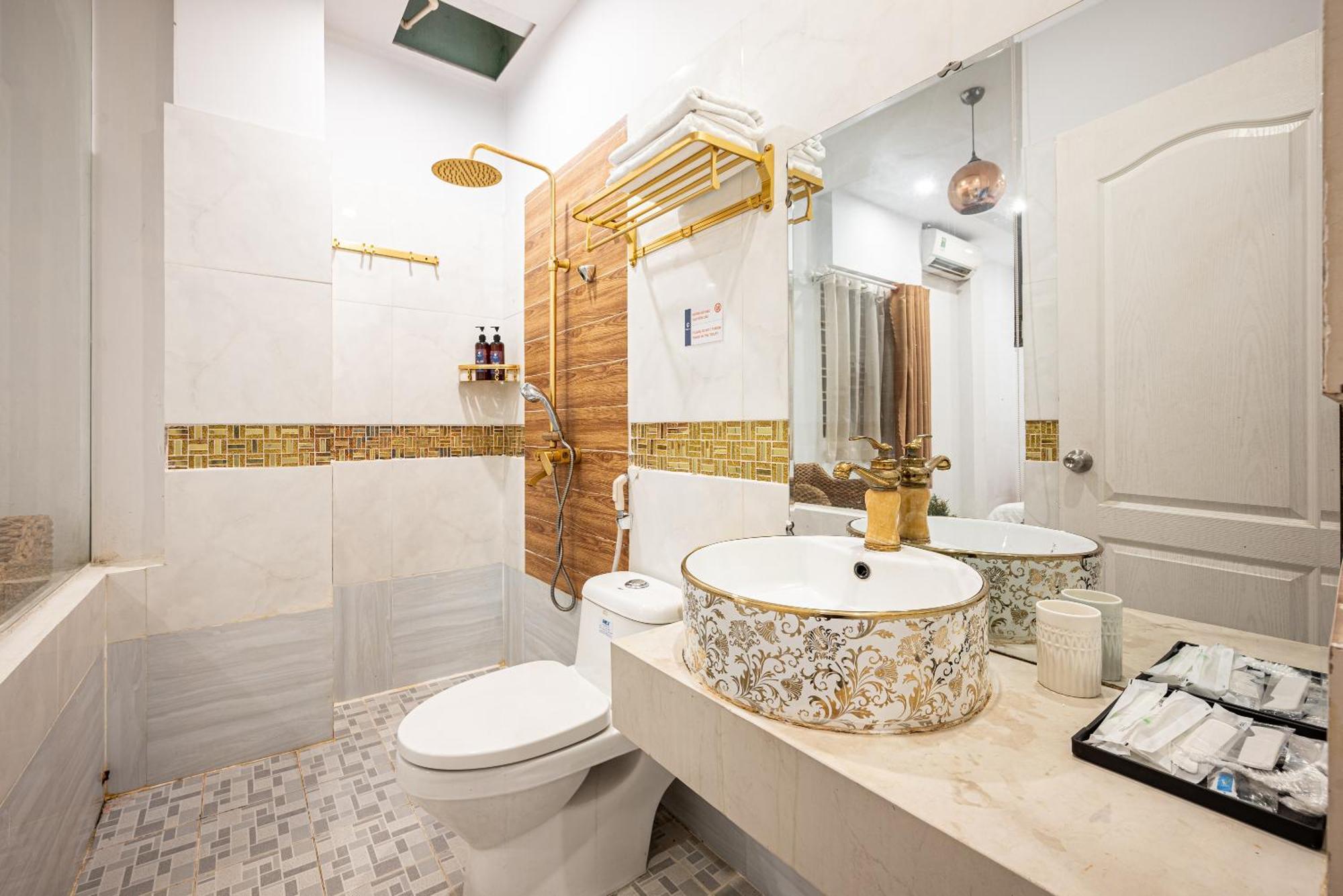 Joy Cong Hoa Khách sạn 3*