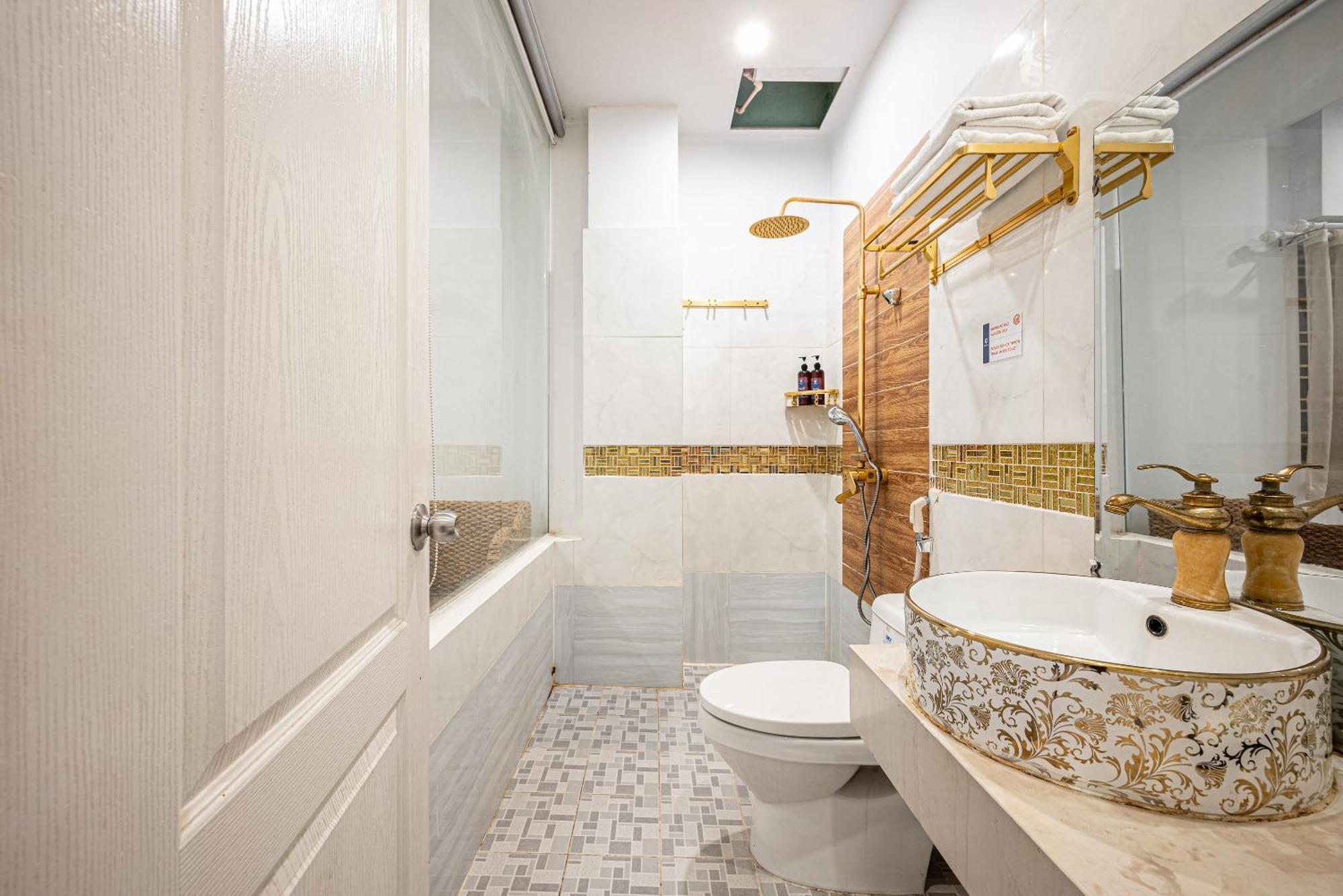 Khách sạn Joy Cong Hoa 3*