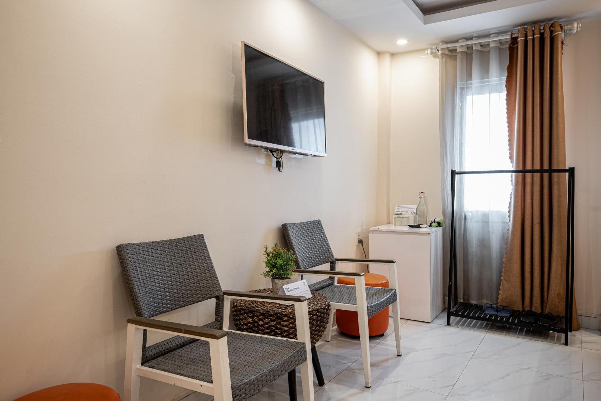Khách sạn Joy Cong Hoa