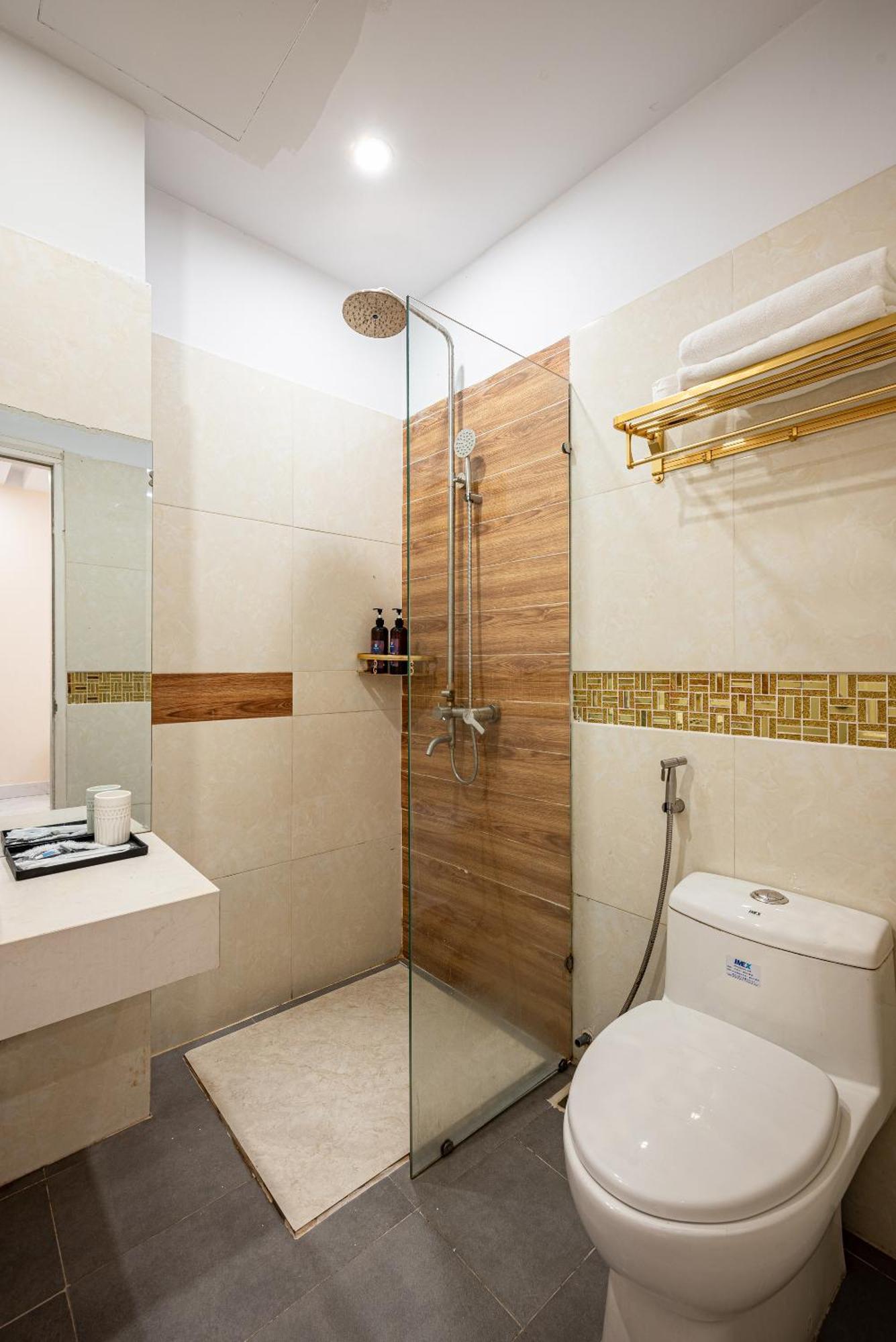 Joy Cong Hoa Khách sạn 3*