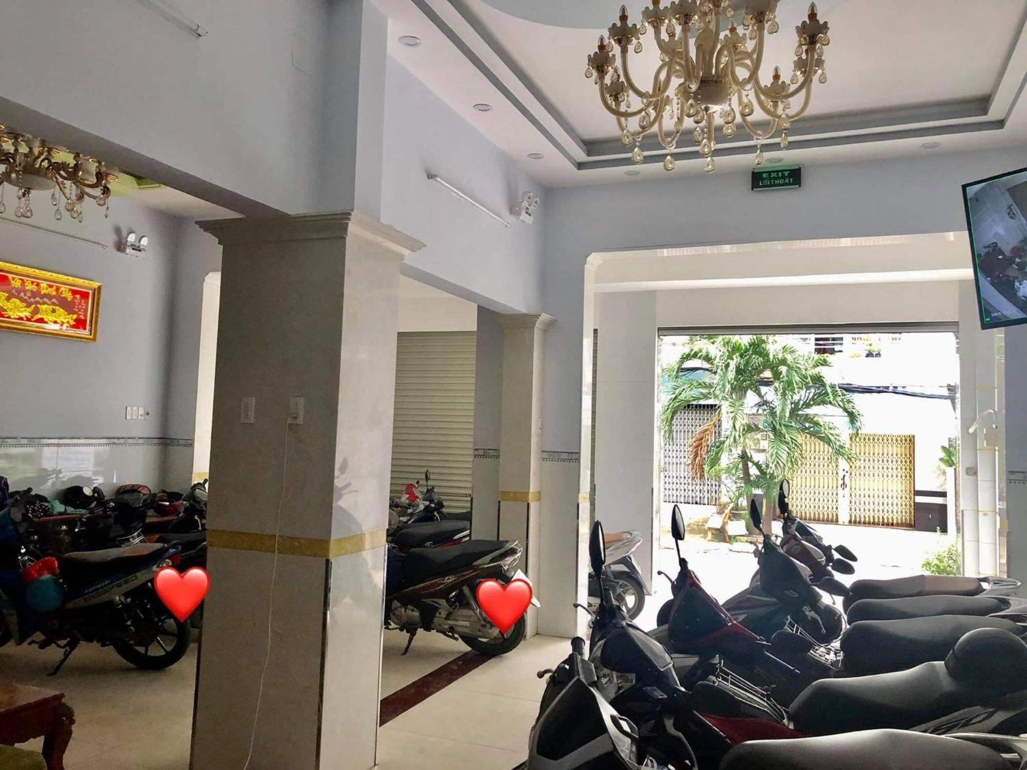 Thuy Trang Bandar Ho Chi Minh