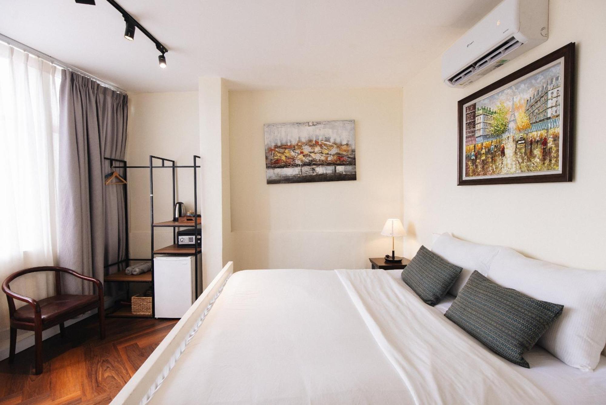 Hostel 9 And