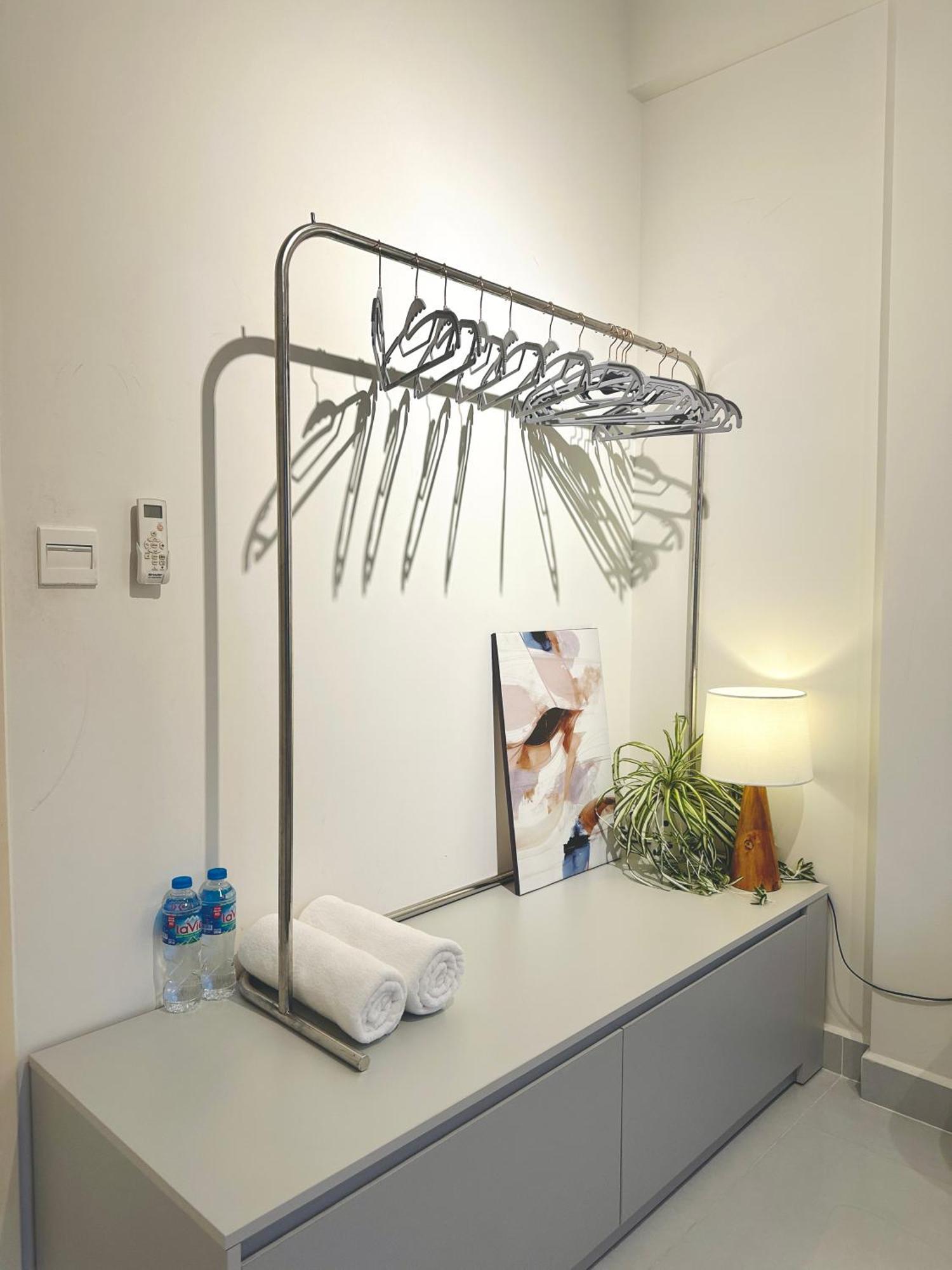Apartment Fuzzi - Downtown Modern 1br Near Buivien Walking Street Soho *