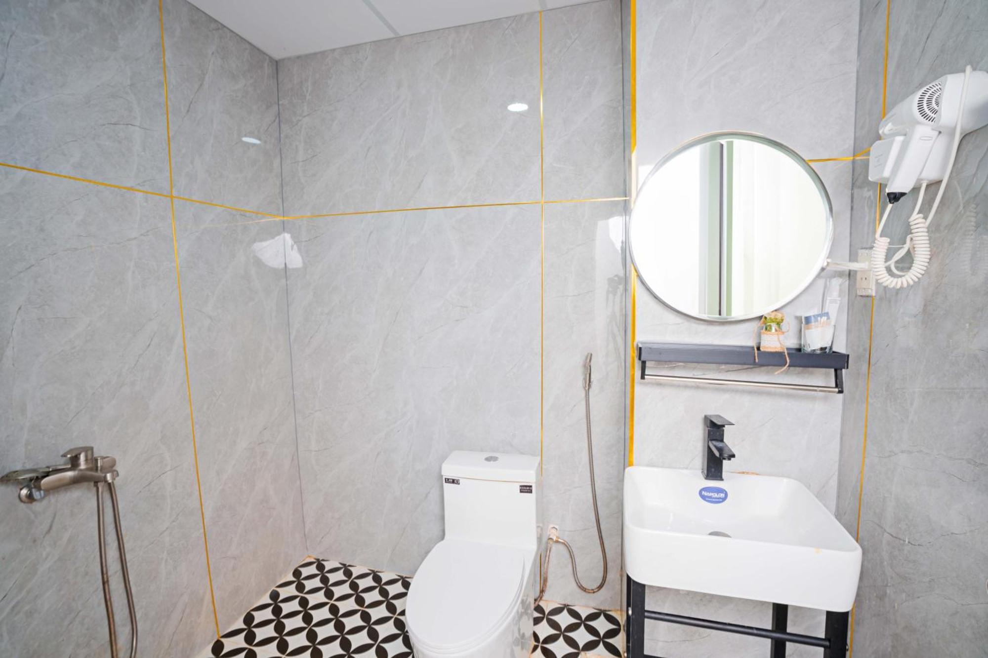 Adenia Hotel