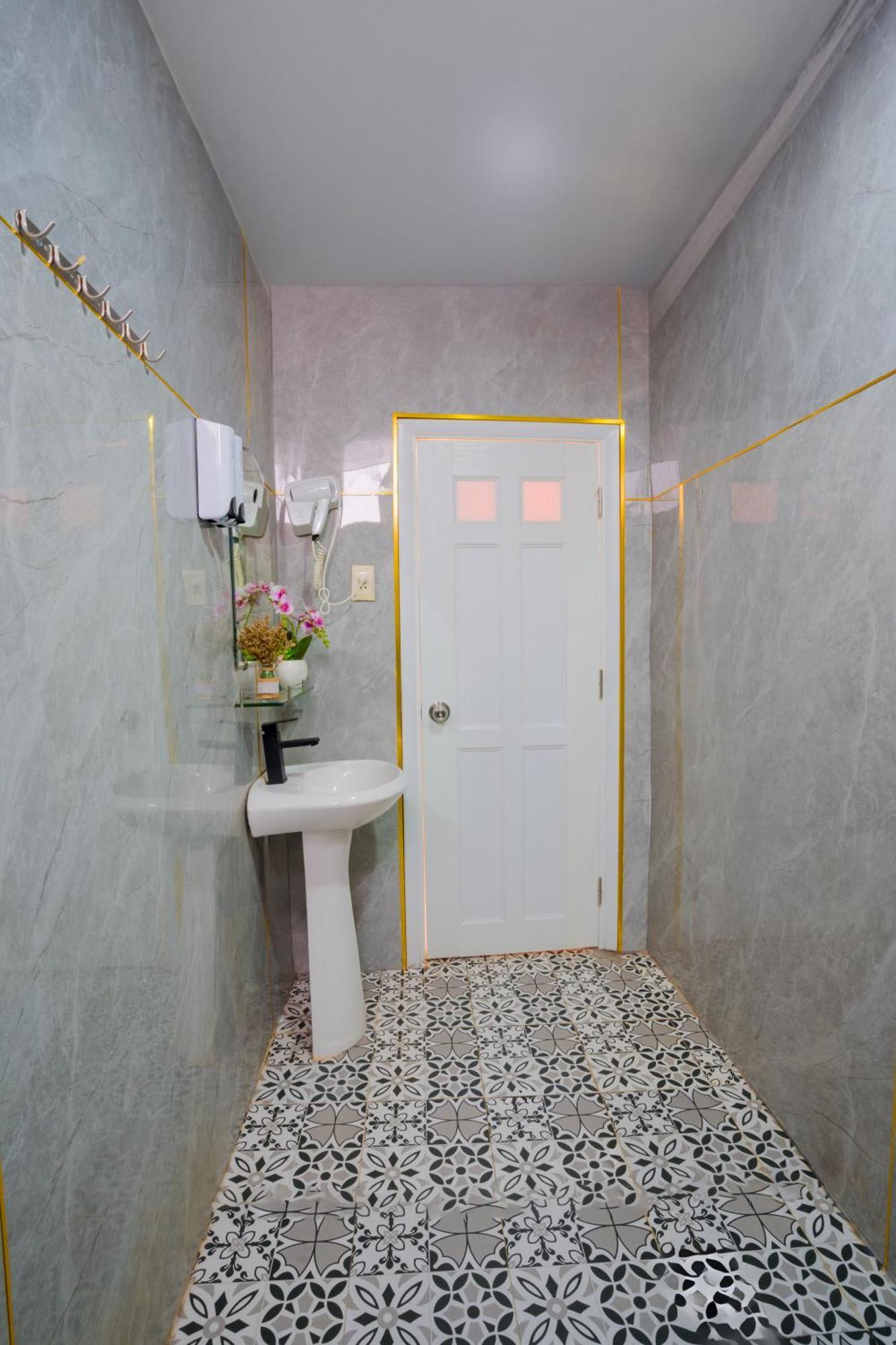 Hotel Adenia Ho Chi Minh City
