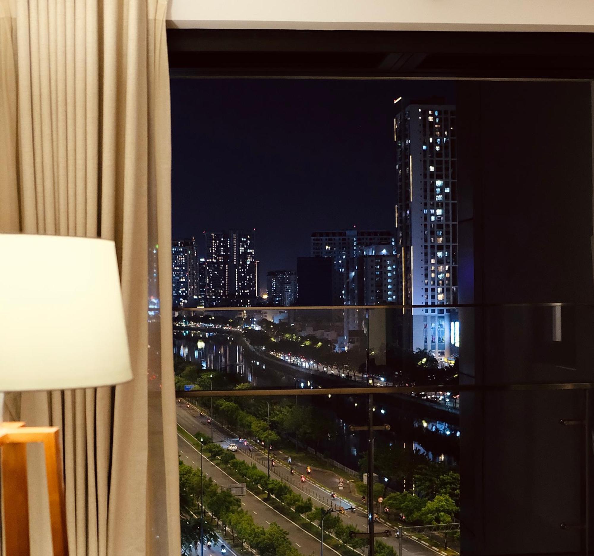 Luxury Living In The Heart Of D1/3br/infinity Pool * Ho Chi Minh City