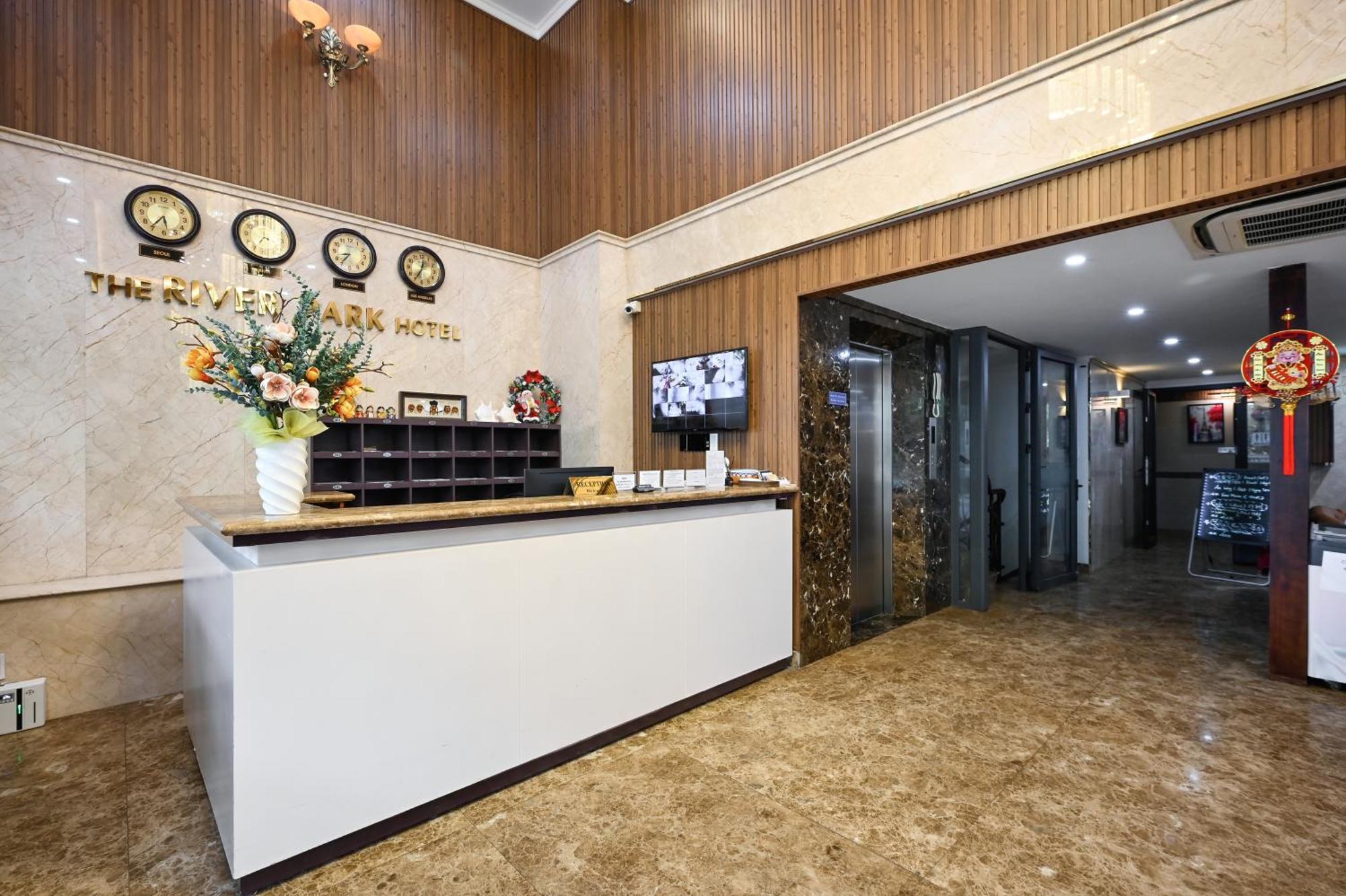 Hotel The River Park