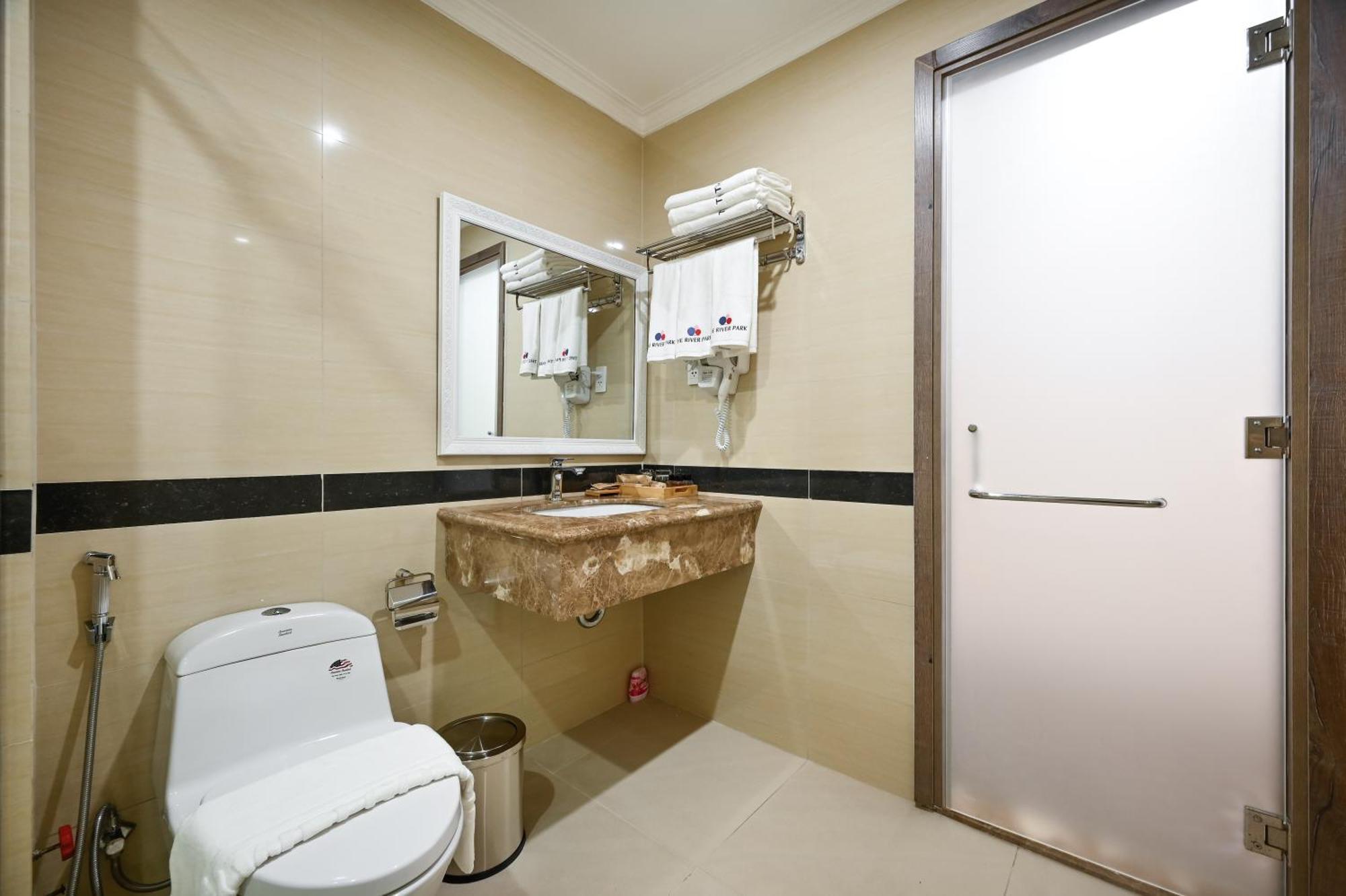 Hotel The River Park 3*