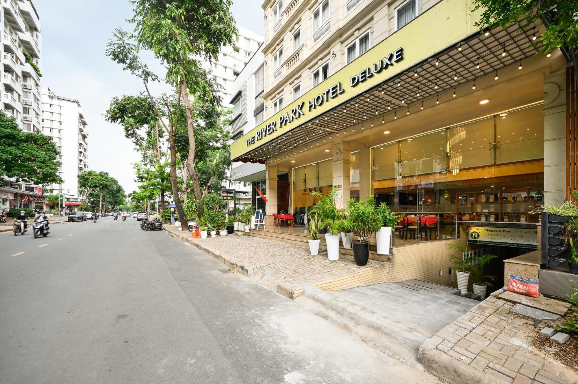 Hotel The River Park
