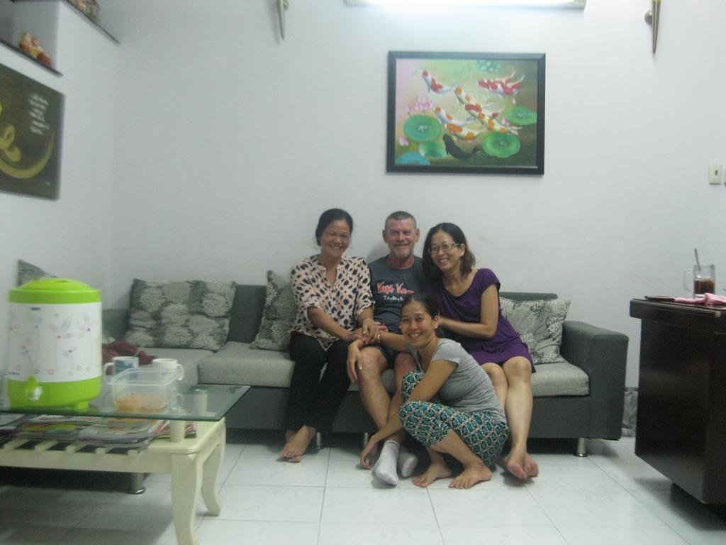 Ms Yang 2 - Cook Homestay *