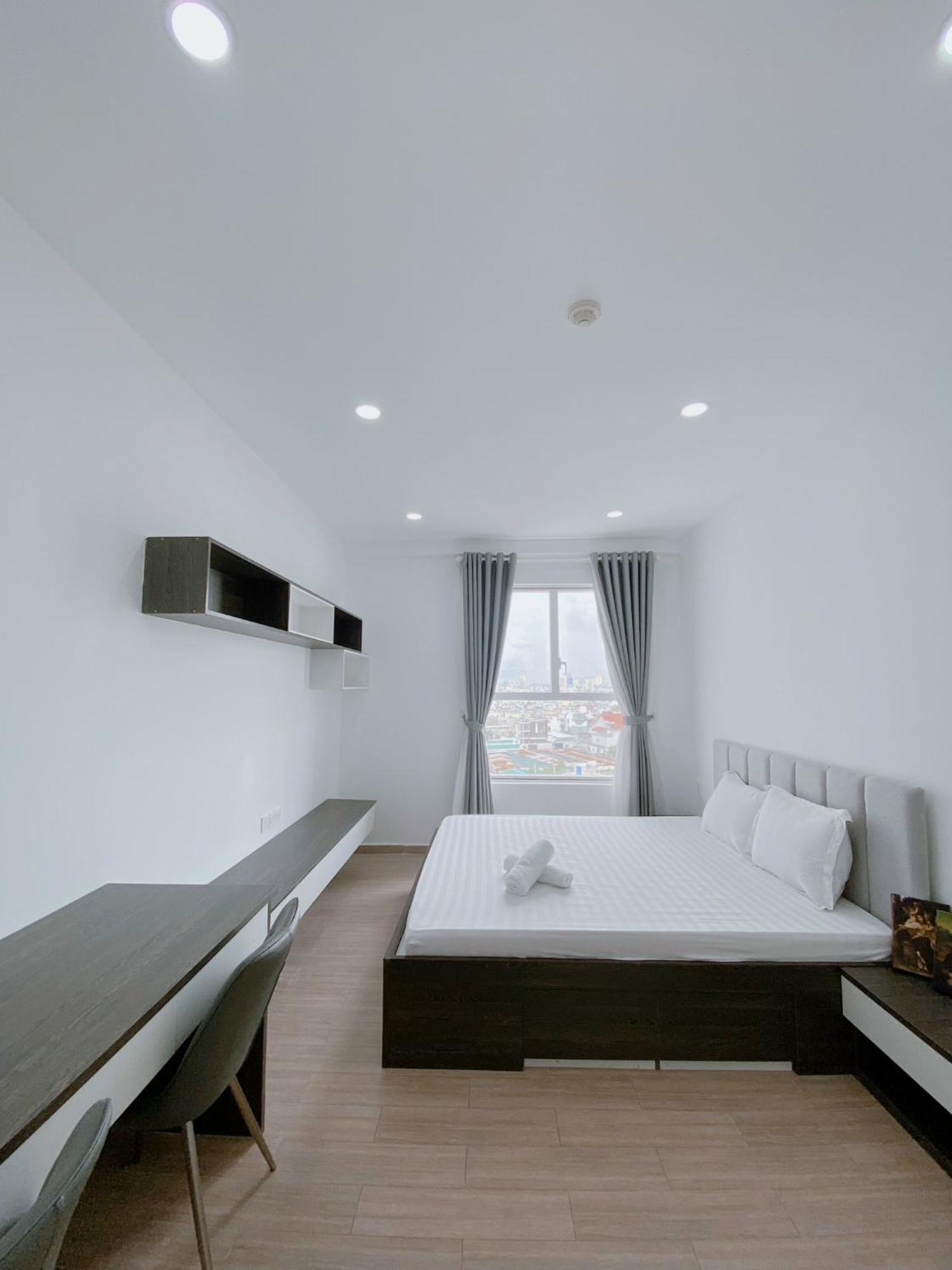 Apartment Ho 1 Phong Sang Trong , Hien Dai Sunrise - Jennyhomes