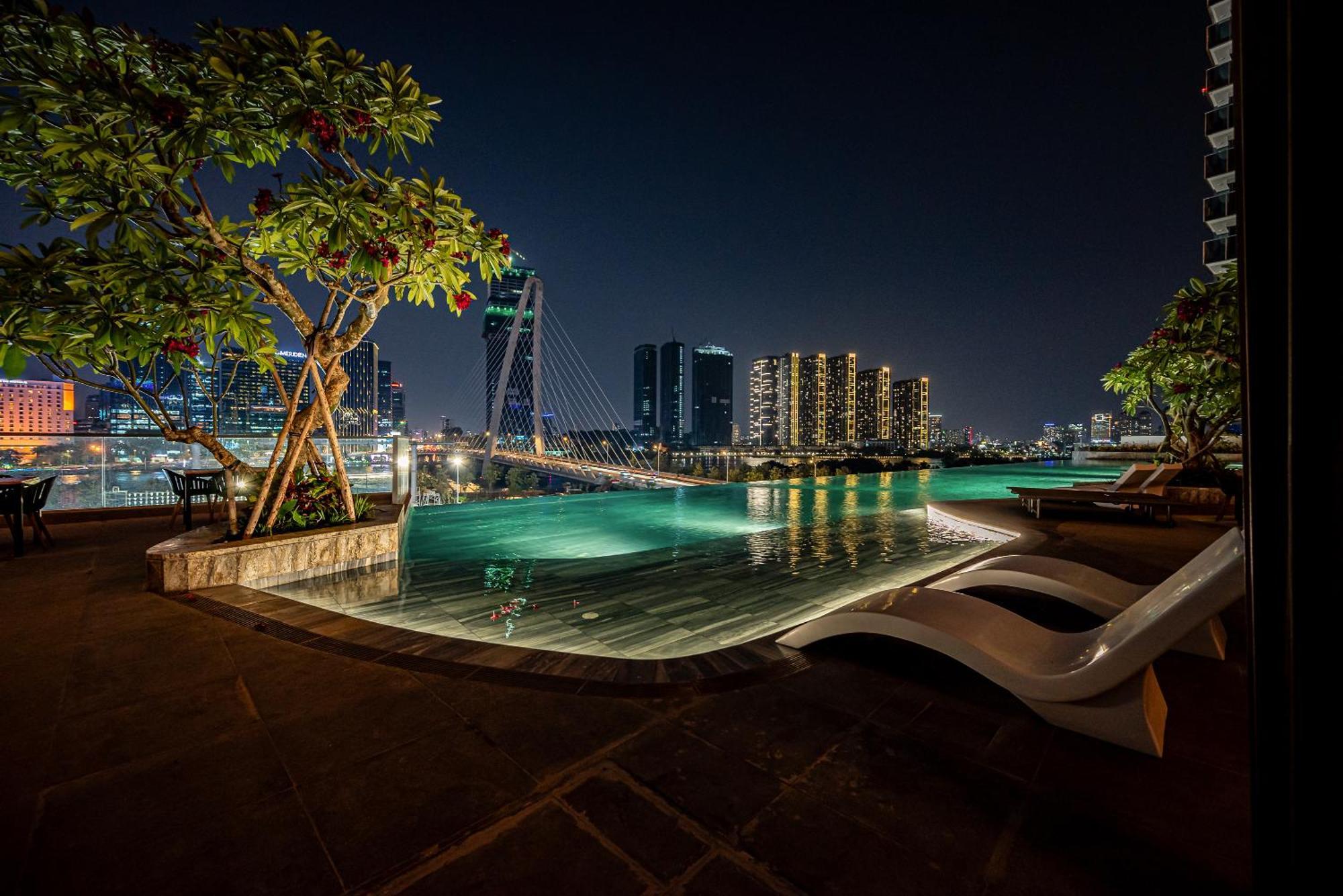 Opera Saigon * TP. Hồ Chí Minh