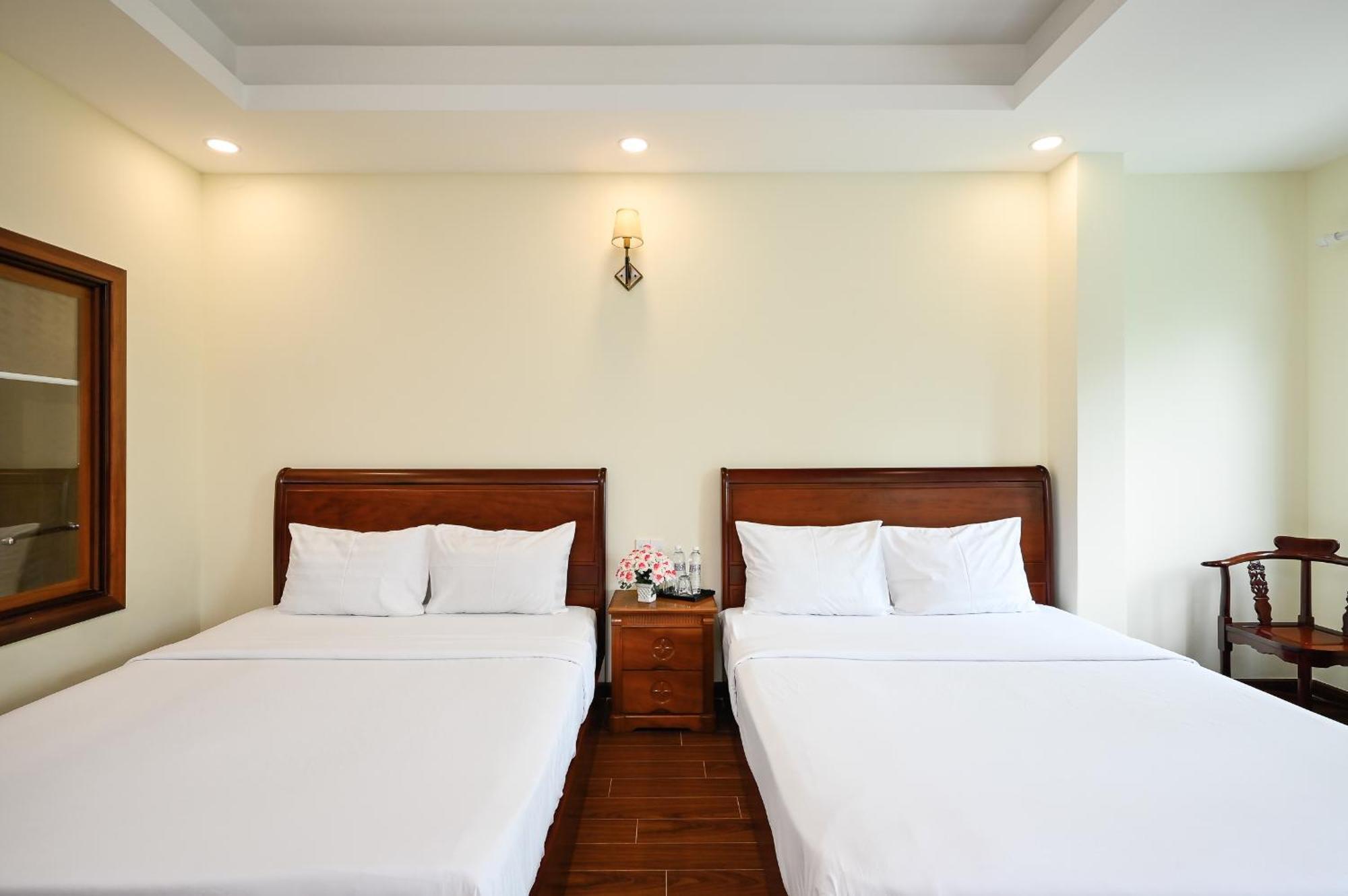 Red Sun Airport Saigon 3*