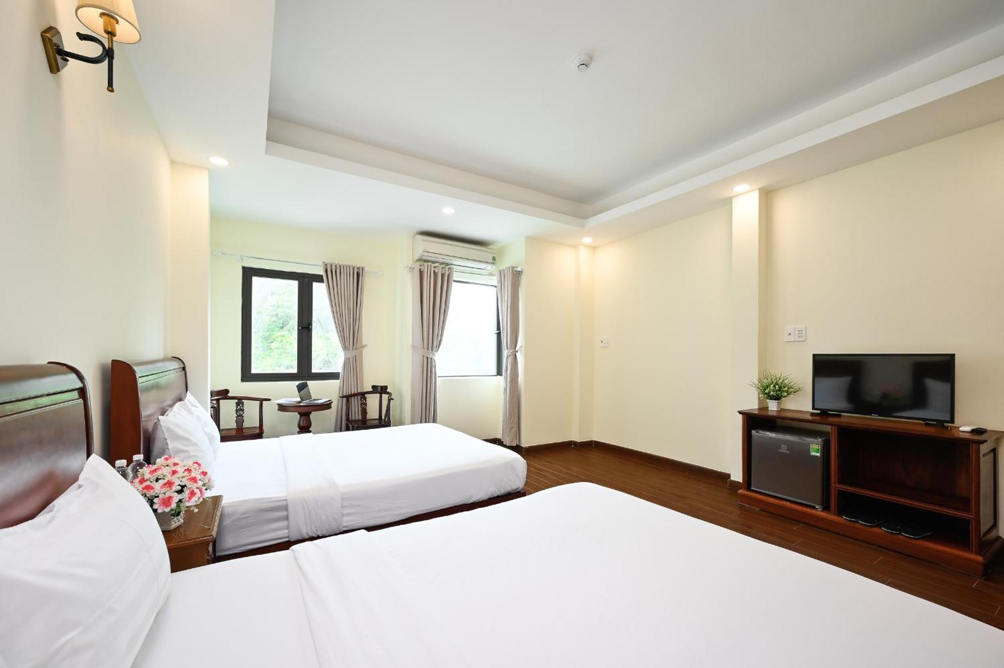Red Sun Airport Saigon 3*