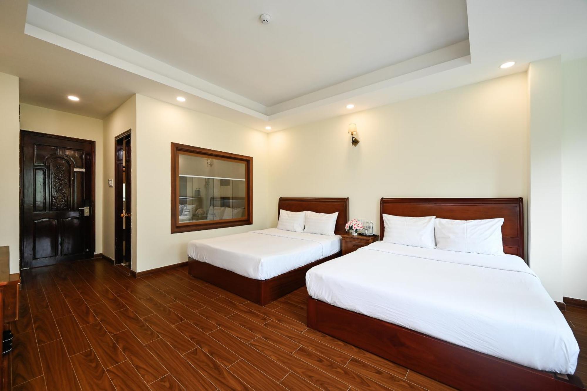 Khách sạn Red Sun Airport Saigon 3*