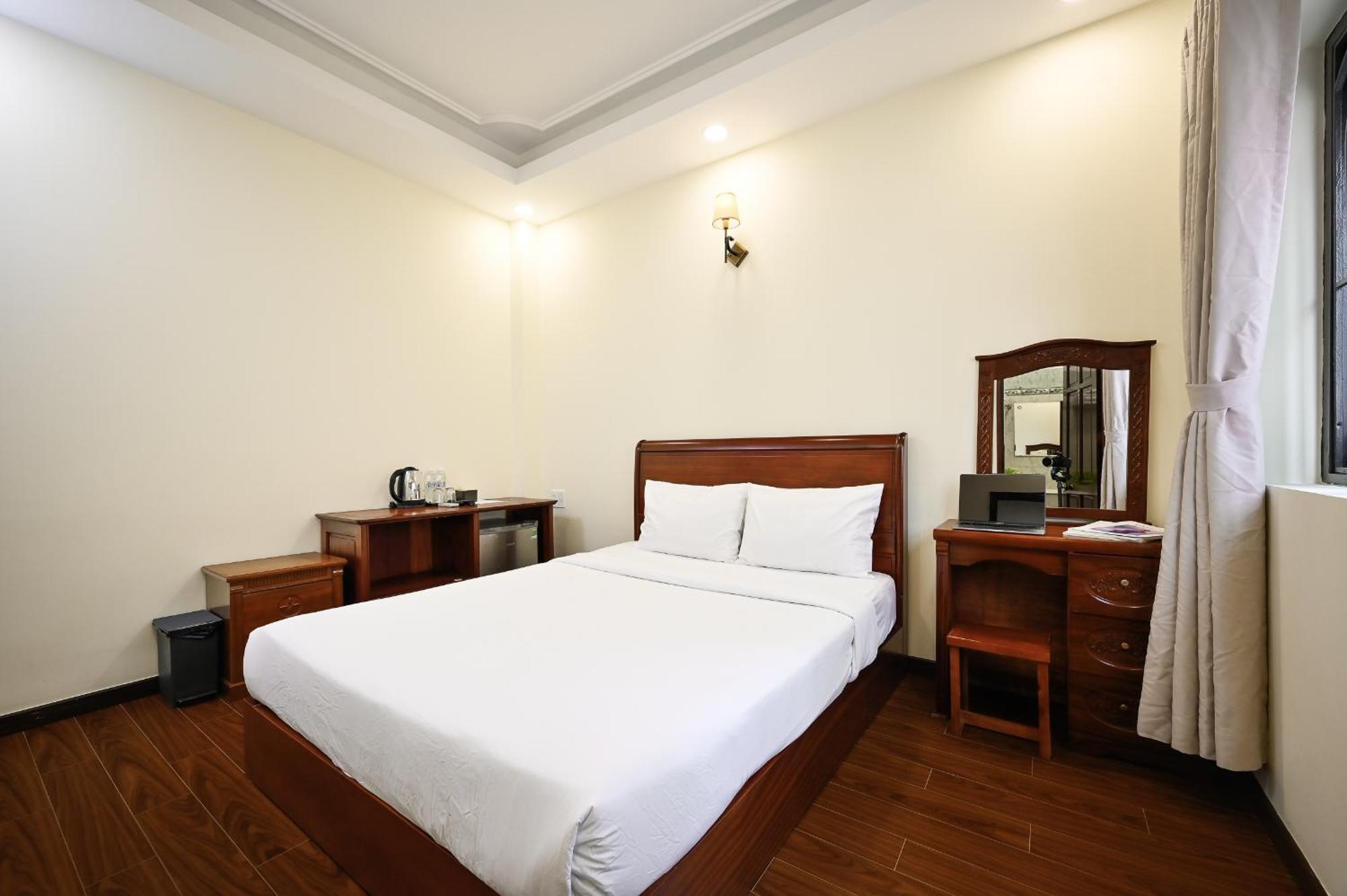 Khách sạn Red Sun Airport Saigon 3*