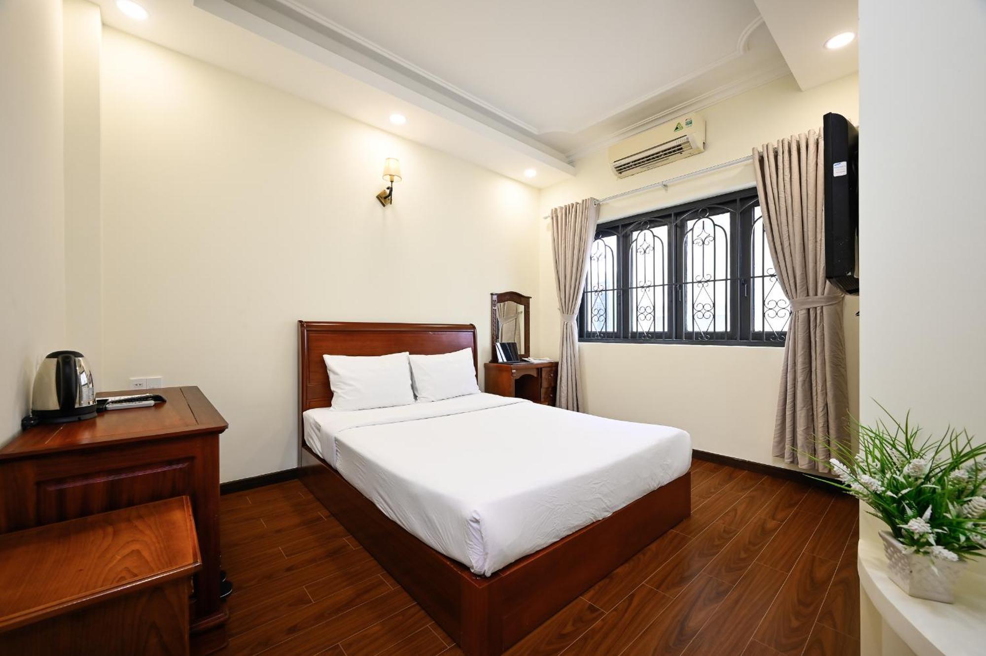 Khách sạn Red Sun Airport Saigon 3*