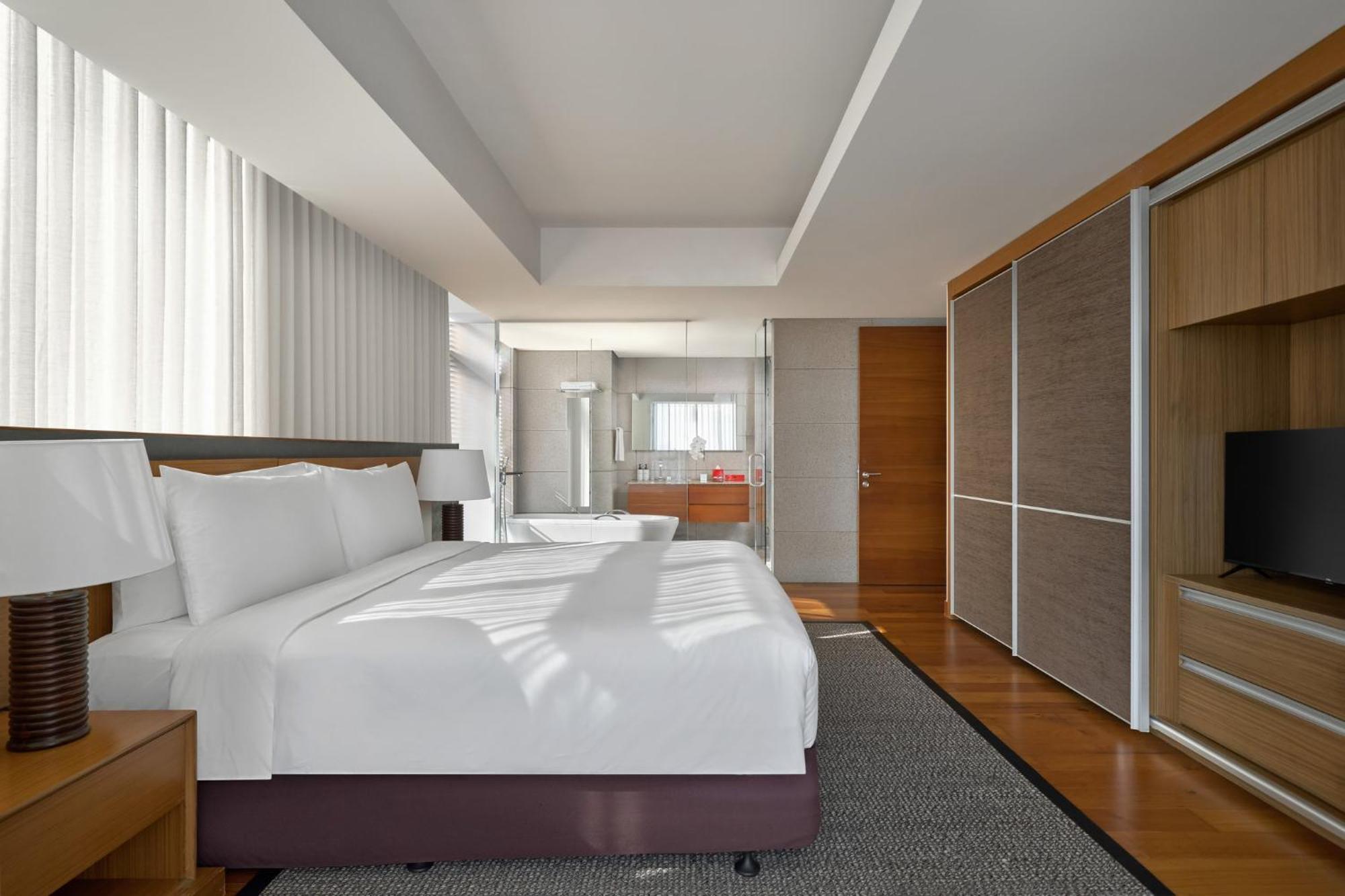 Intercontinental Residences Saigon, An Ihg Hotel 5*