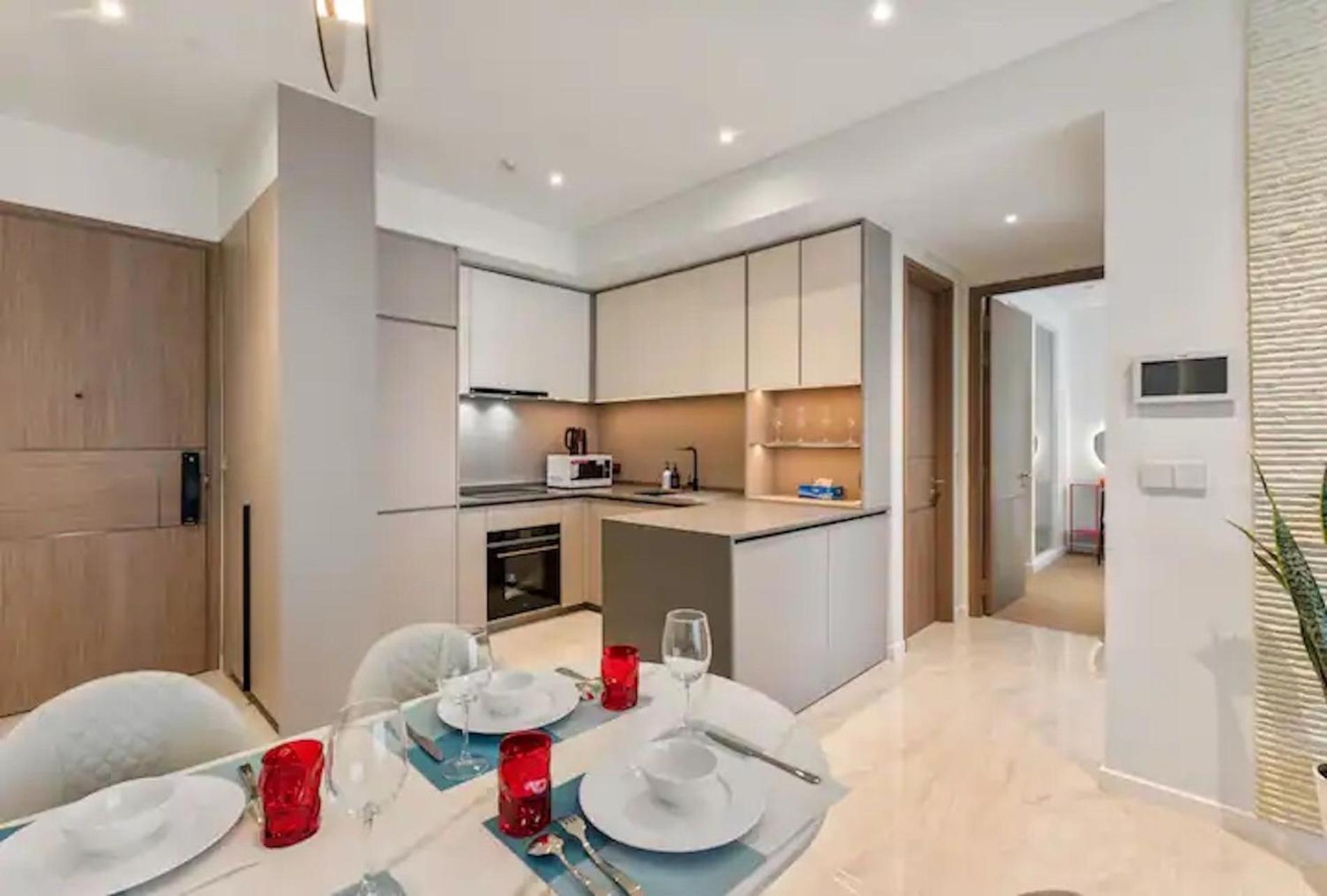 Apartment Zo Opera, Crest, Galleria -central Saigon -free Pool-gym-sauna Room-yoga Ho Chi Minh City