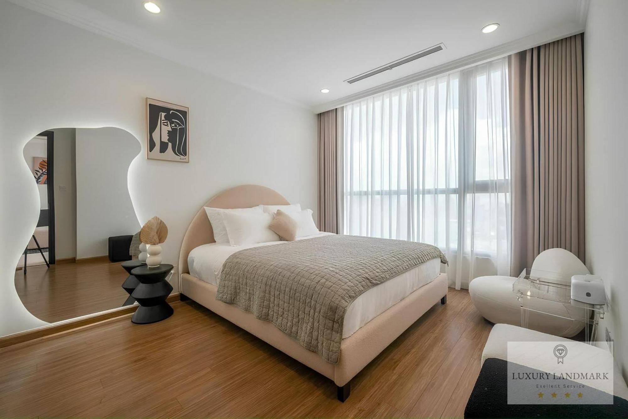 Aparthotel Sky Park - Vinhomes Central Park 4*