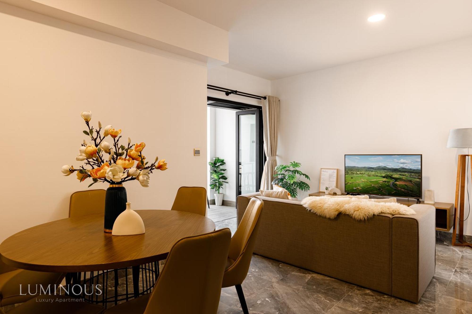 Modern District 1 2br&3br D1&zenity Outdoor Jacuzzi Pool Apartment