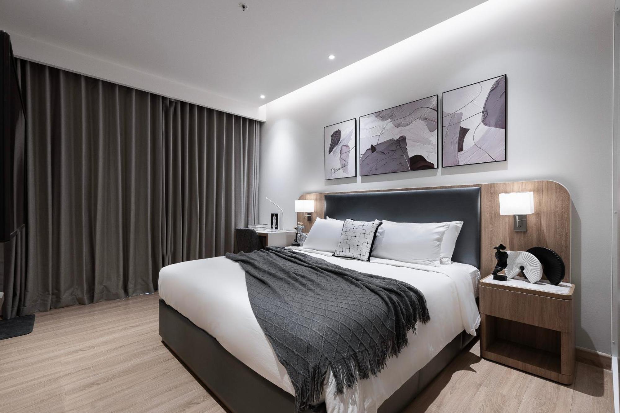 Modern District 1 2br&3br D1&zenity Outdoor Jacuzzi Pool * Ho Chi Minh City
