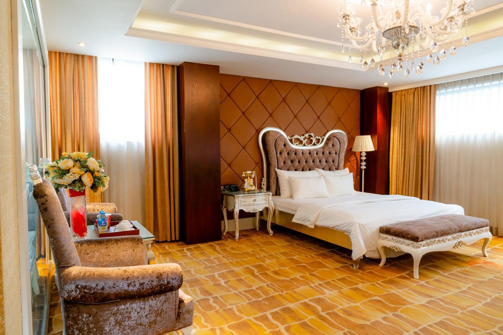 Hoang Trieu 3*