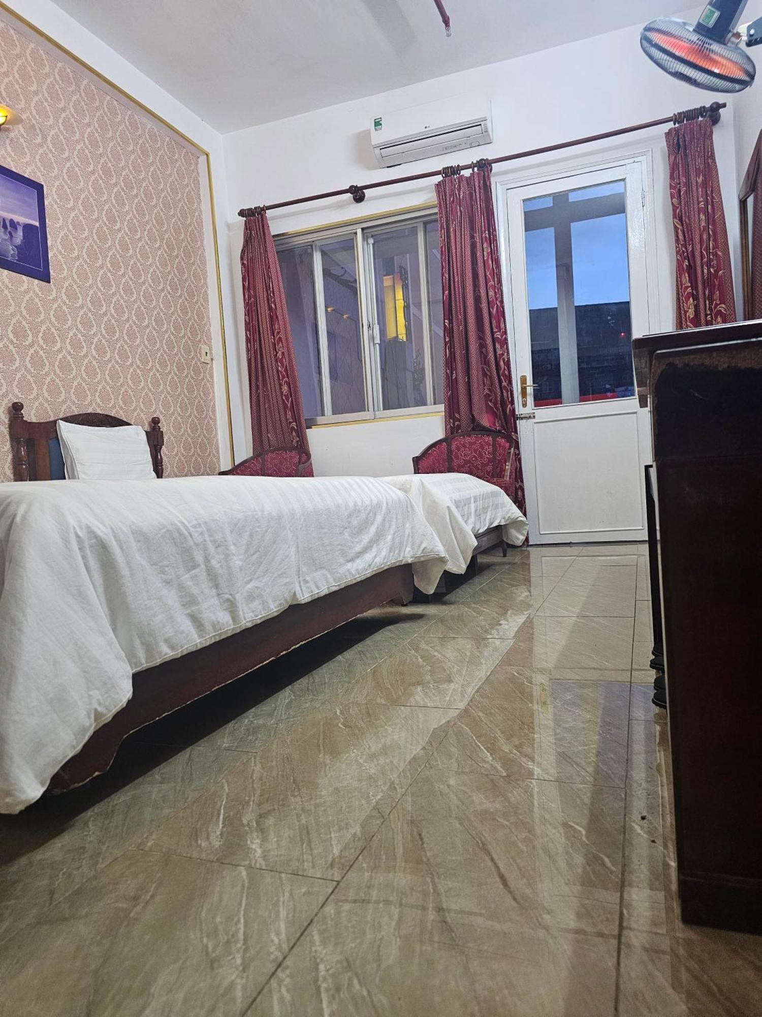 Hotel Khach San Trung Mai 2*