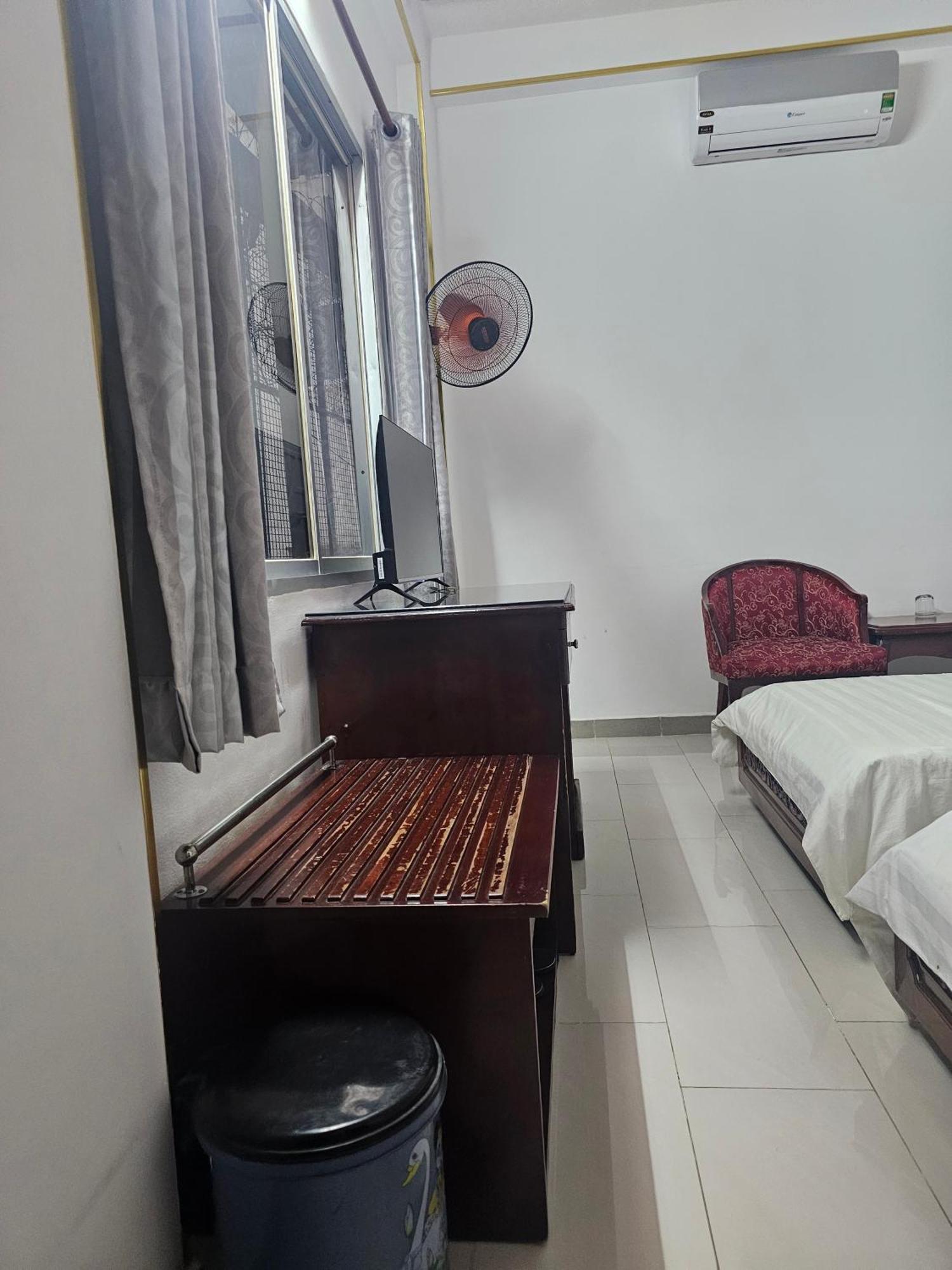 Khach San Trung Mai Hotel 2*