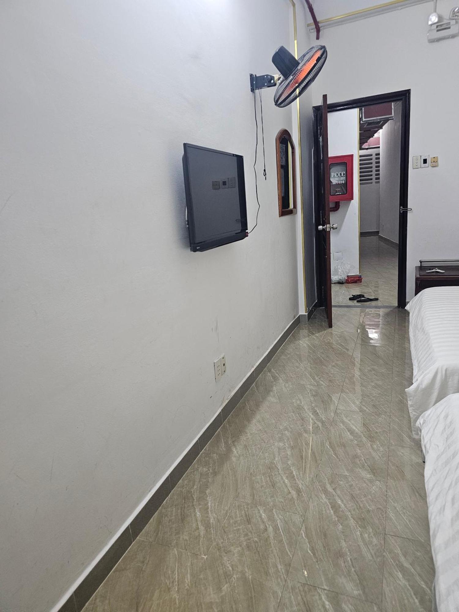 Khach San Trung Mai Hotel