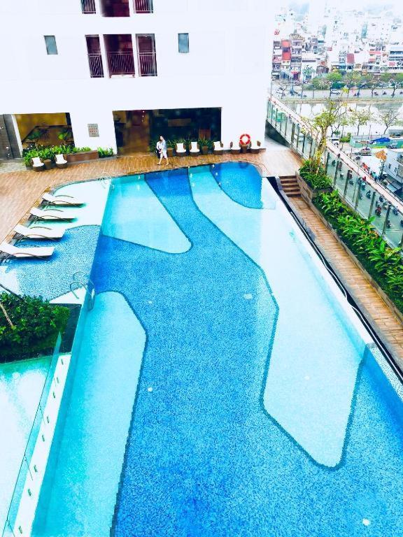 View High Floor