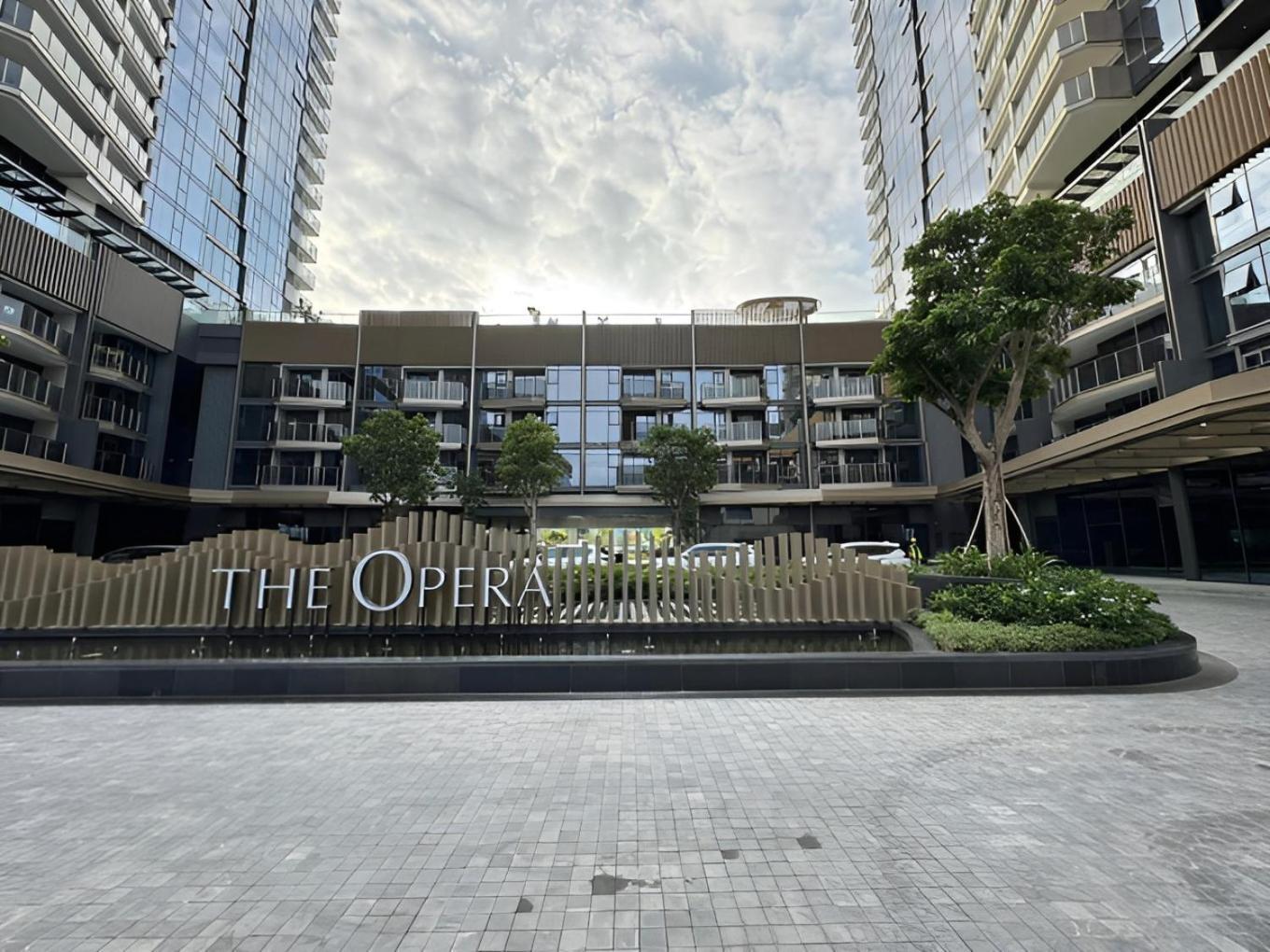 Smile - The Opera Luxury - Infinity Pool