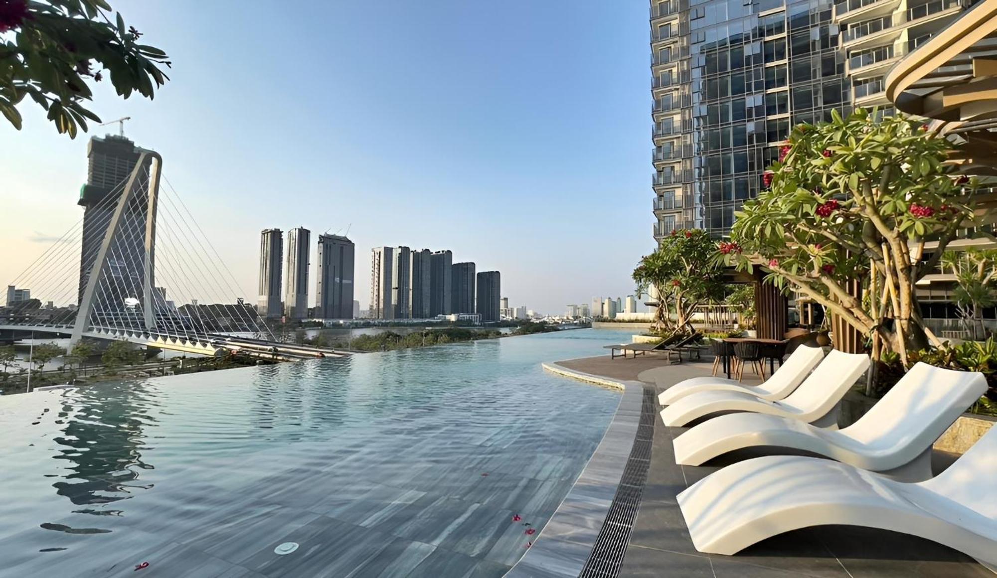 Apartment Smile - The Opera Luxury - Infinity Pool Ho Chi Minh City