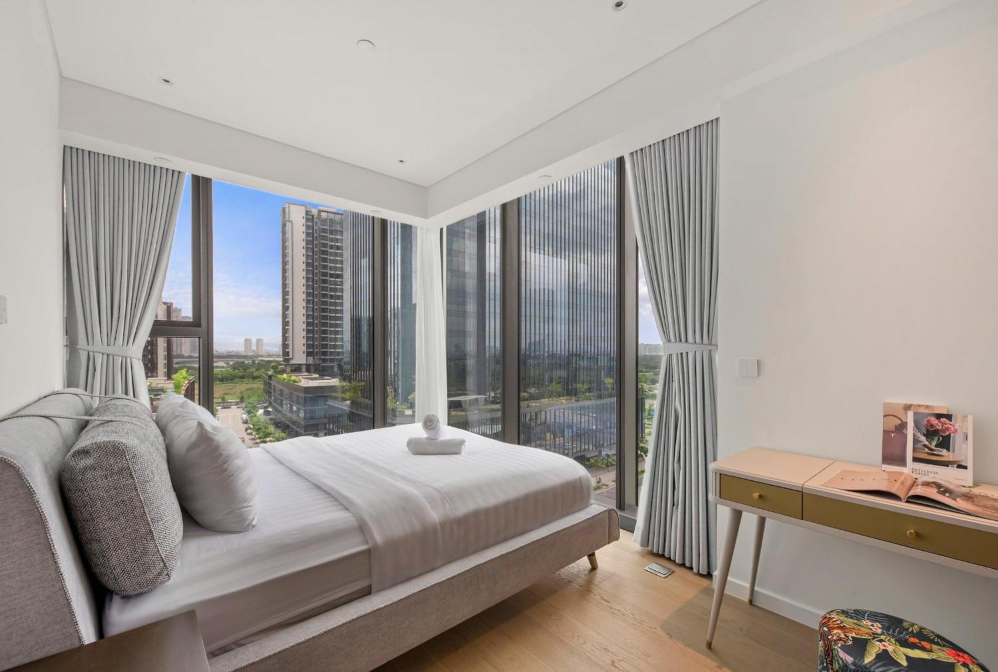Smile - The Opera Luxury - Infinity Pool Apartment