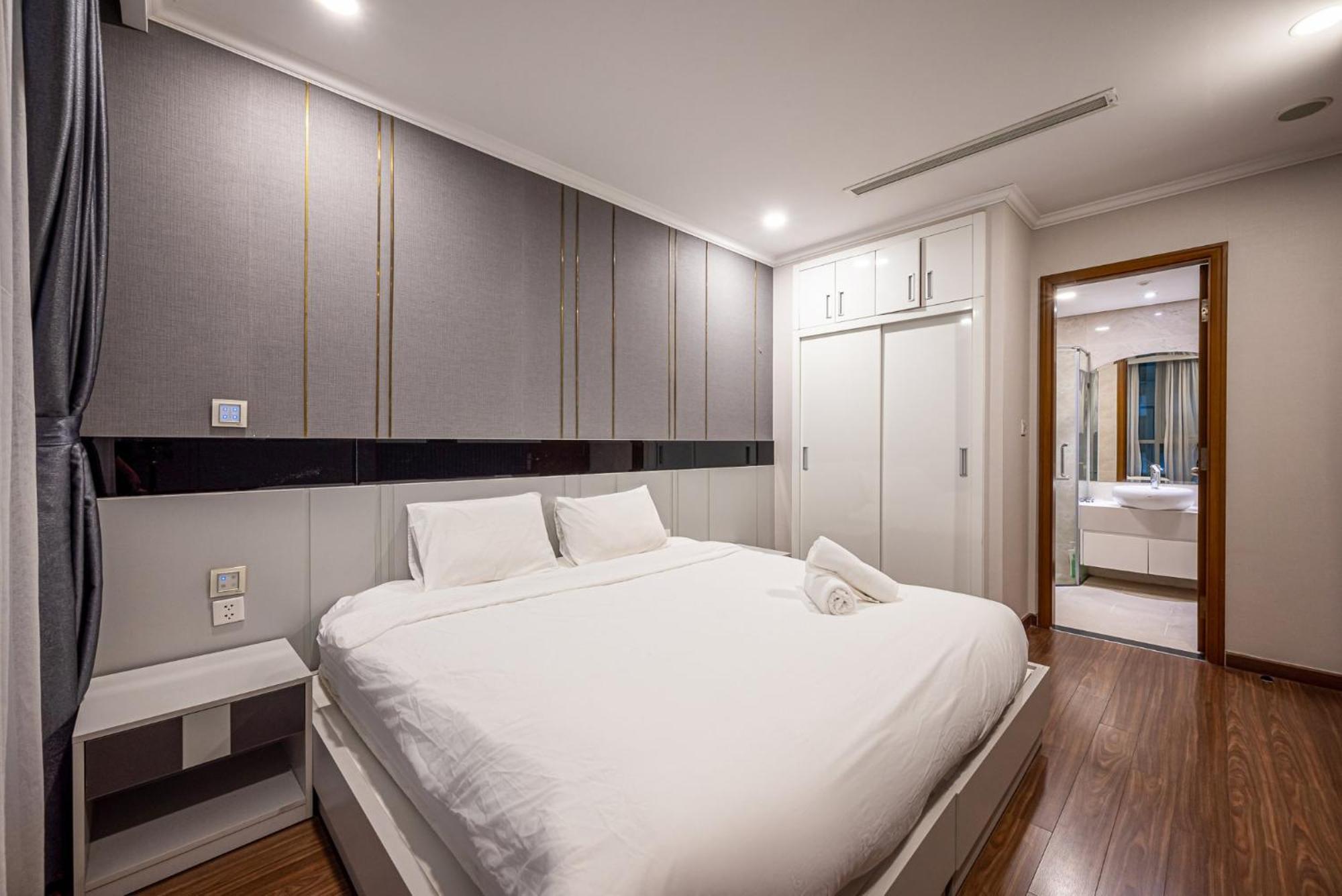Apartment Liam Service - Vinhome Central Park