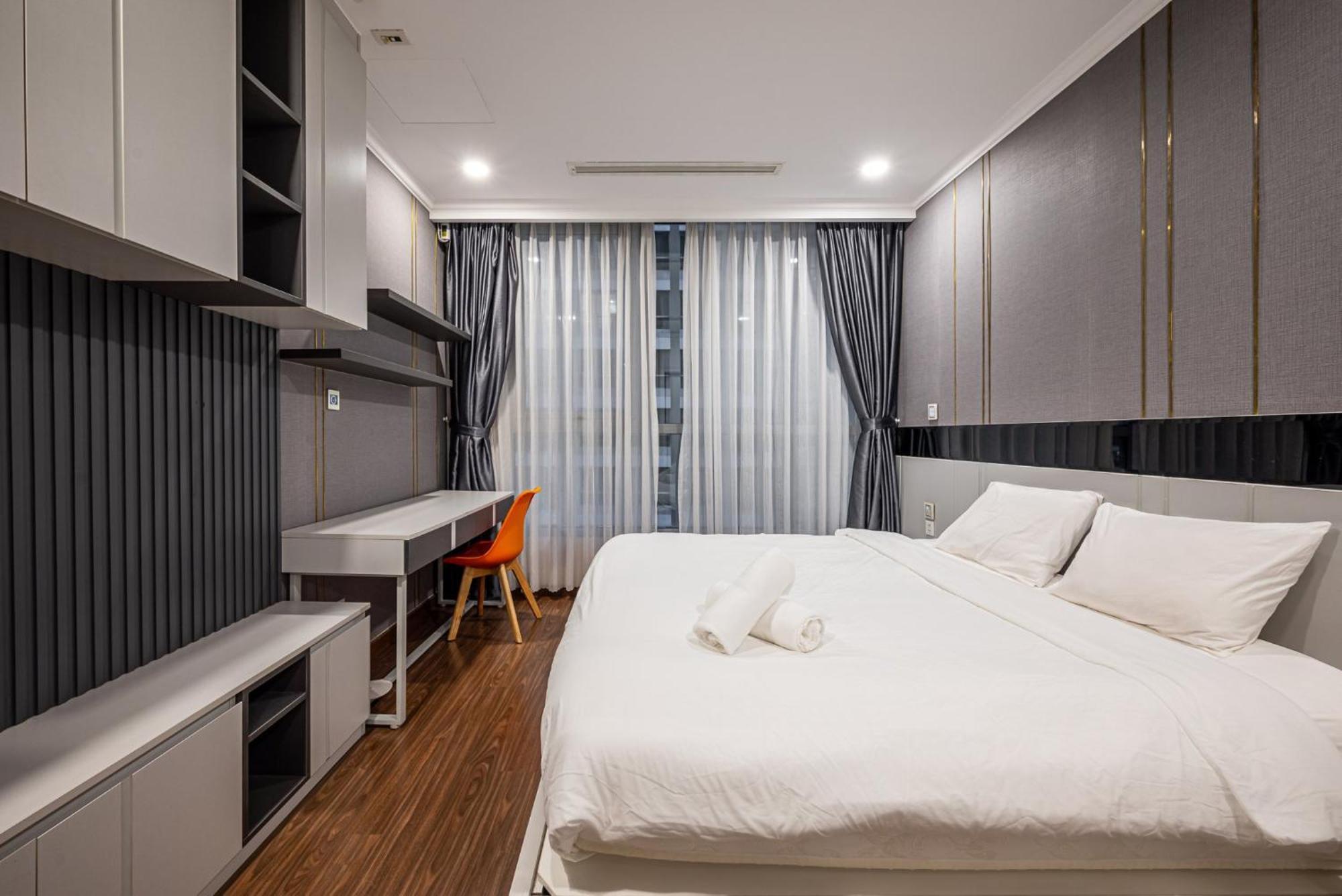 Liam Service - Vinhome Central Park Apartment *