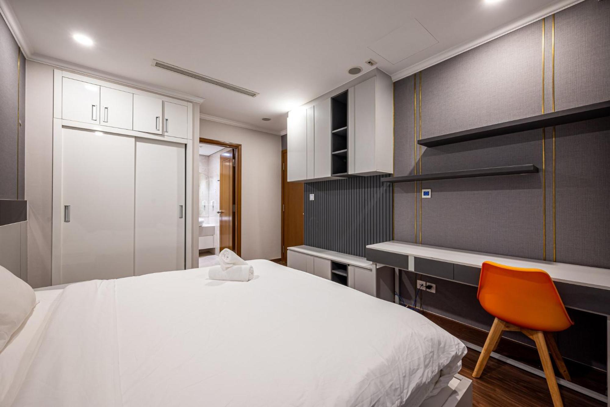 Apartment Liam Service - Vinhome Central Park