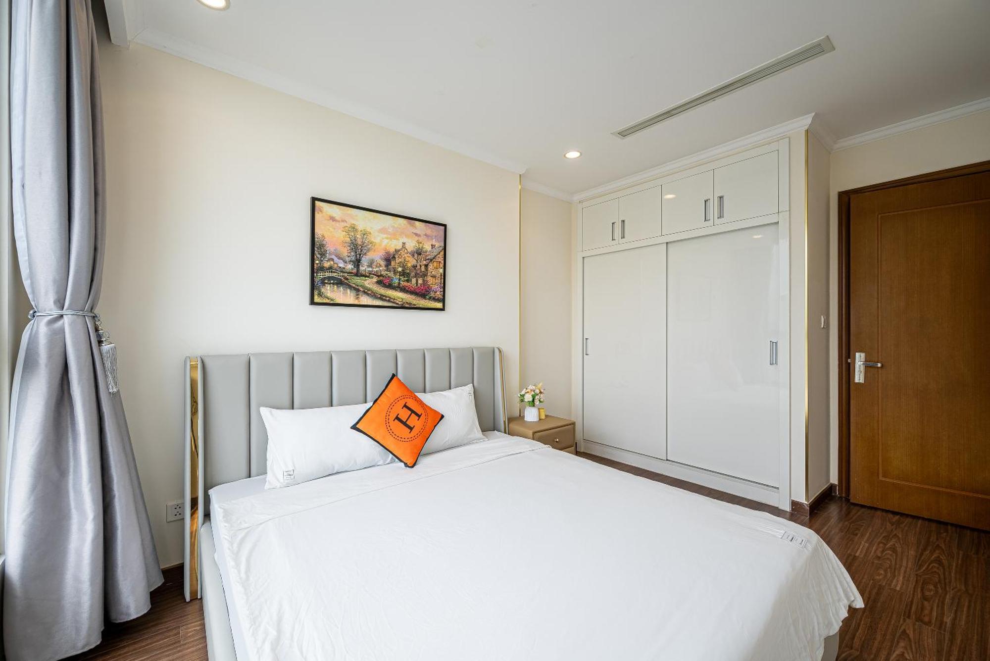 Landmark Sky Living Luxury-full Noi That Apartment