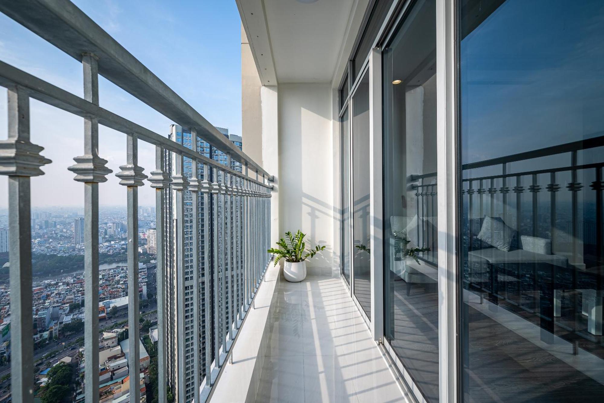 Apartment Landmark Sky Living Luxury-full Noi That