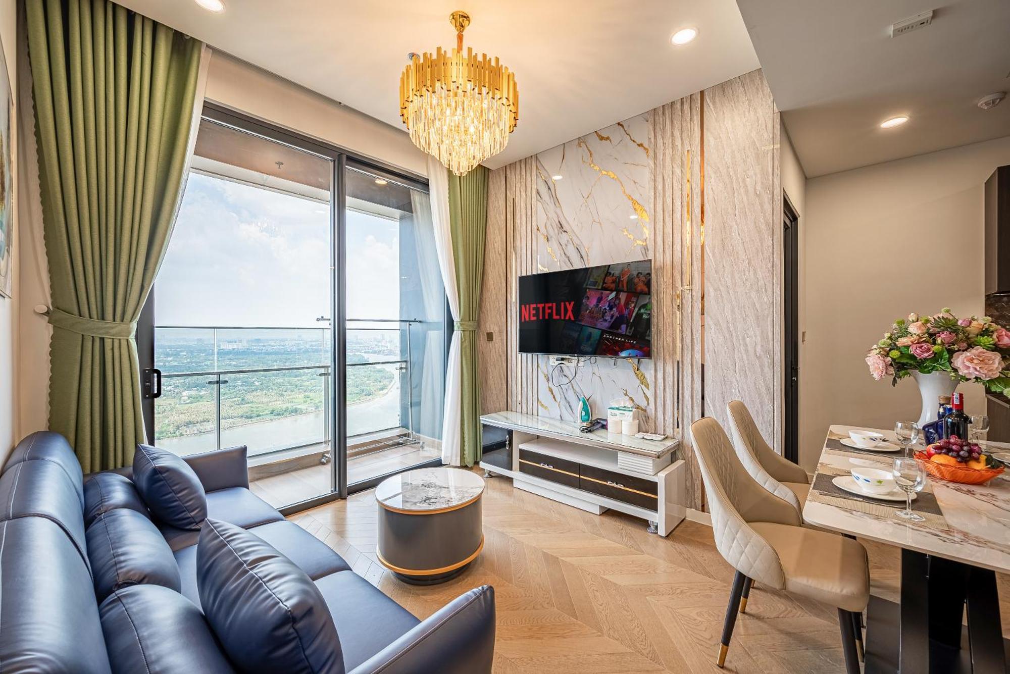 Luxury Condotel In Lumiere Riverside Apartment