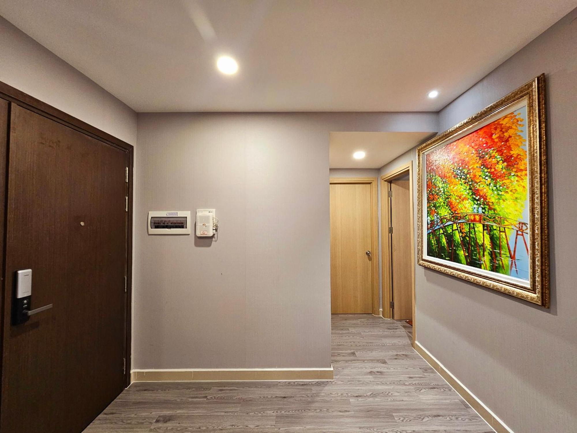 Local Pham Ngu Lao Hotel